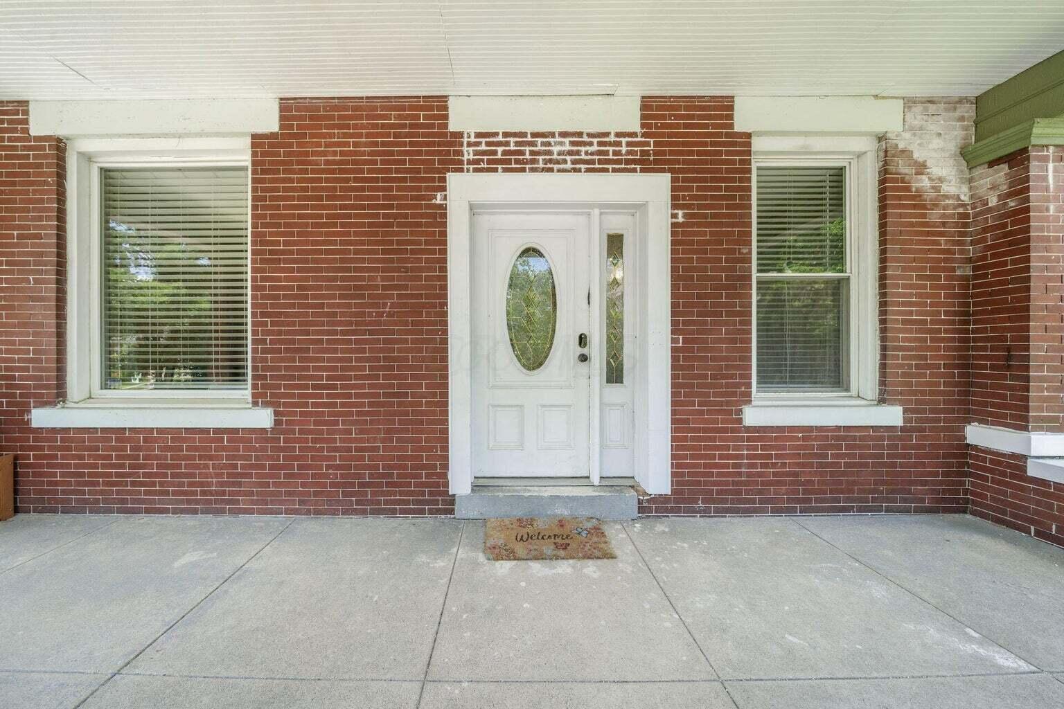 1567 Richmond Avenue Property Photo 5
