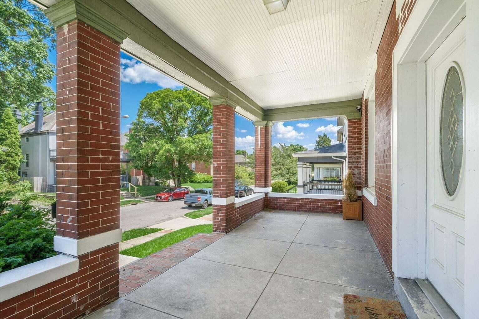 1567 Richmond Avenue Property Photo 7