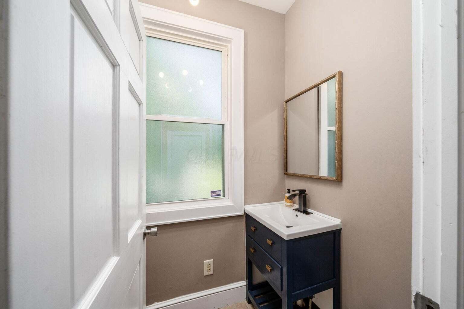 1567 Richmond Avenue Property Photo 18