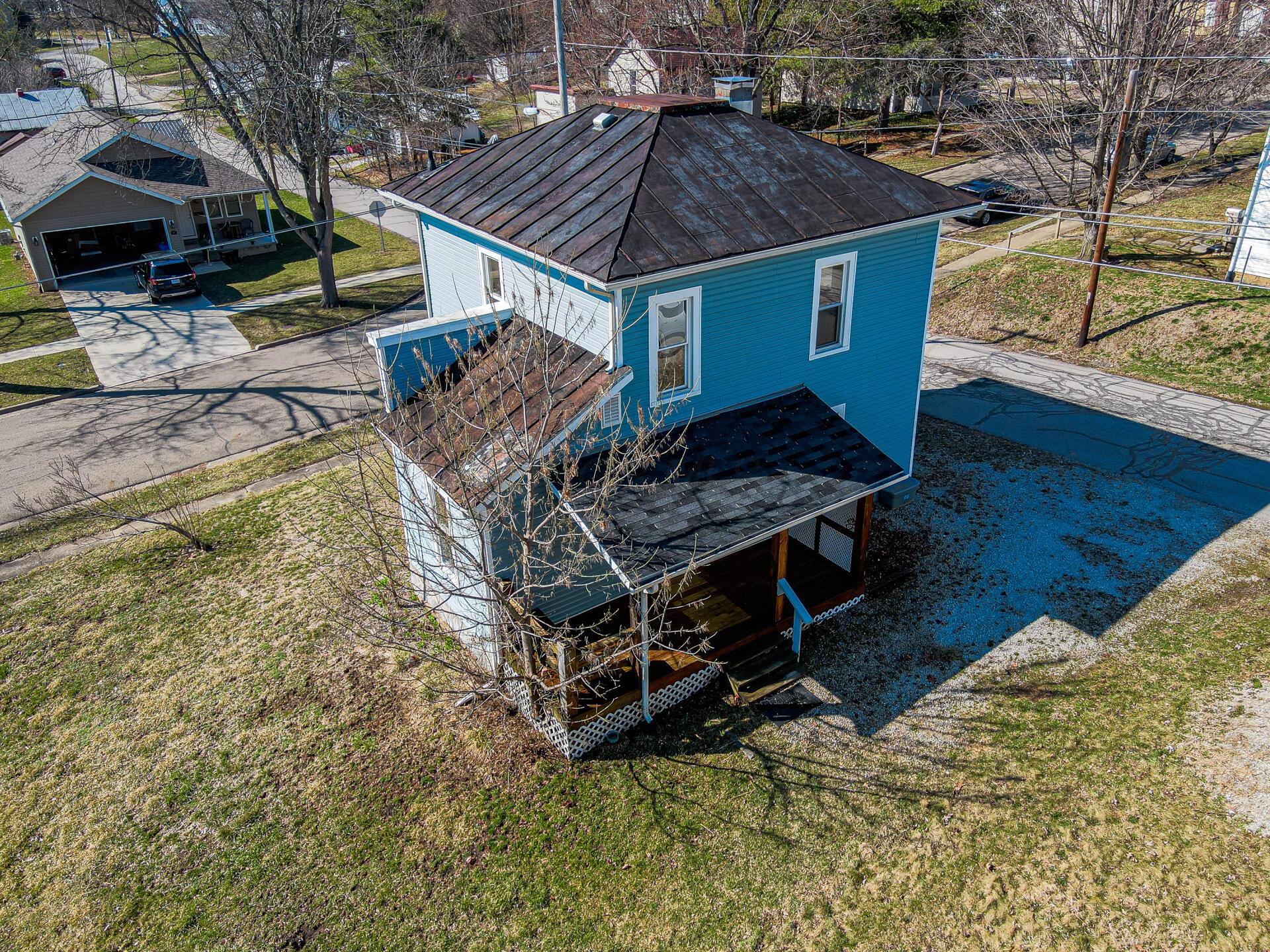 126 N Rich Street Property Photo 6