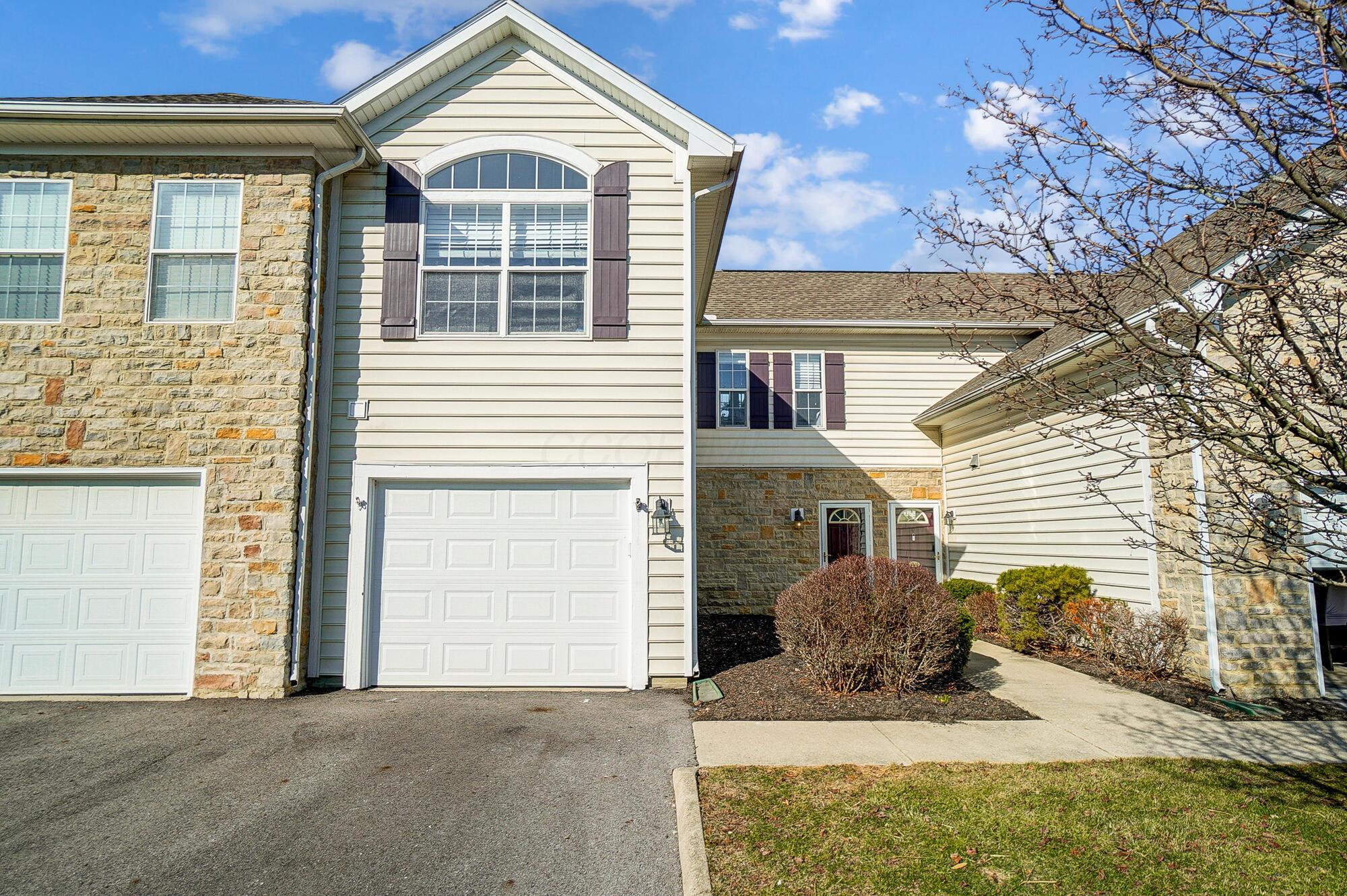 5571 Viningbrook Drive Property Photo 1
