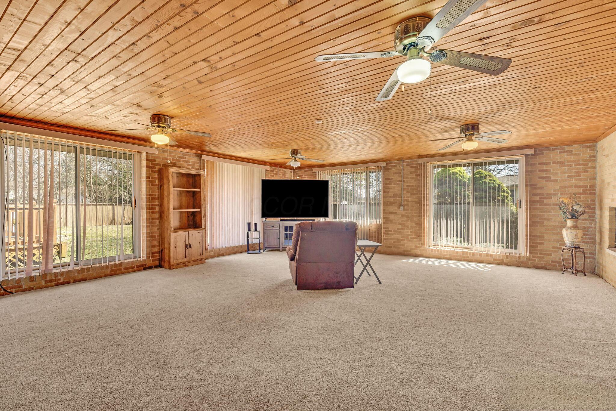 1012 Mcnaughten Road Property Photo 4