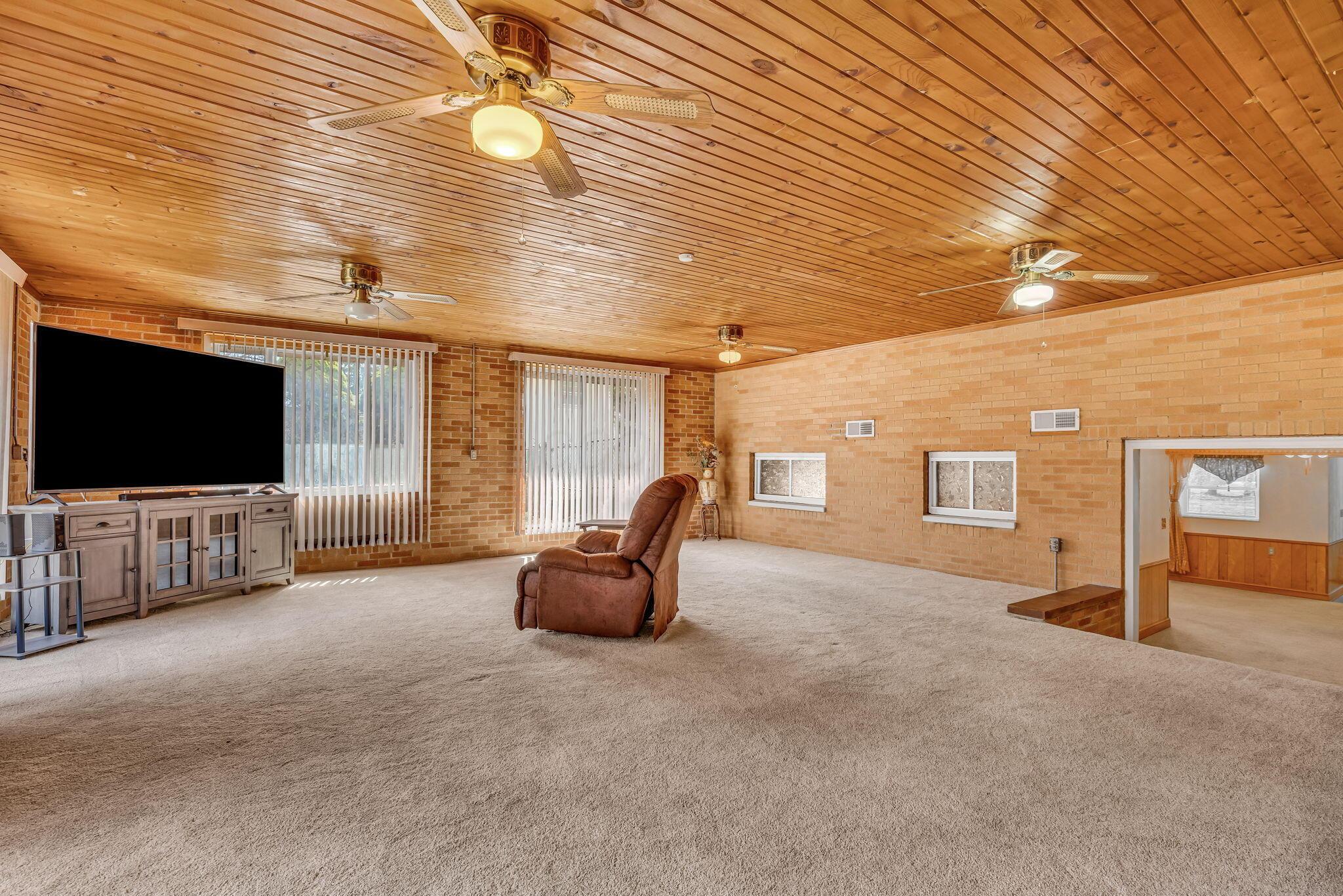 1012 Mcnaughten Road Property Photo 5