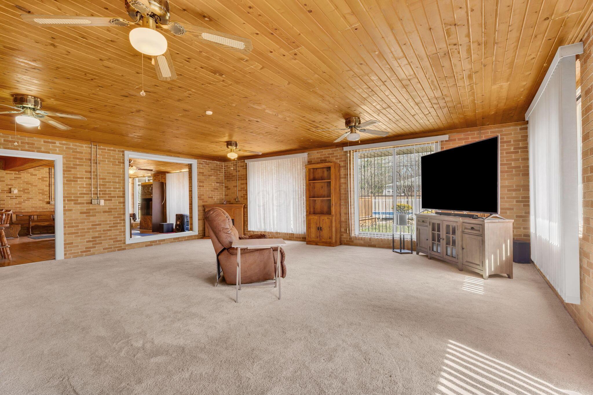 1012 Mcnaughten Road Property Photo 6