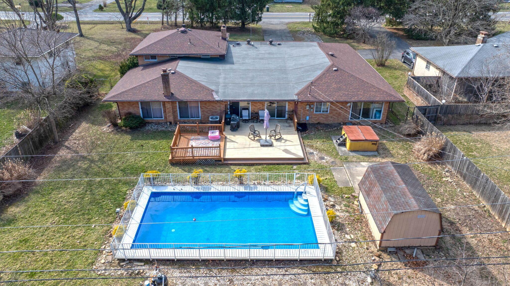 1012 Mcnaughten Road Property Photo 8