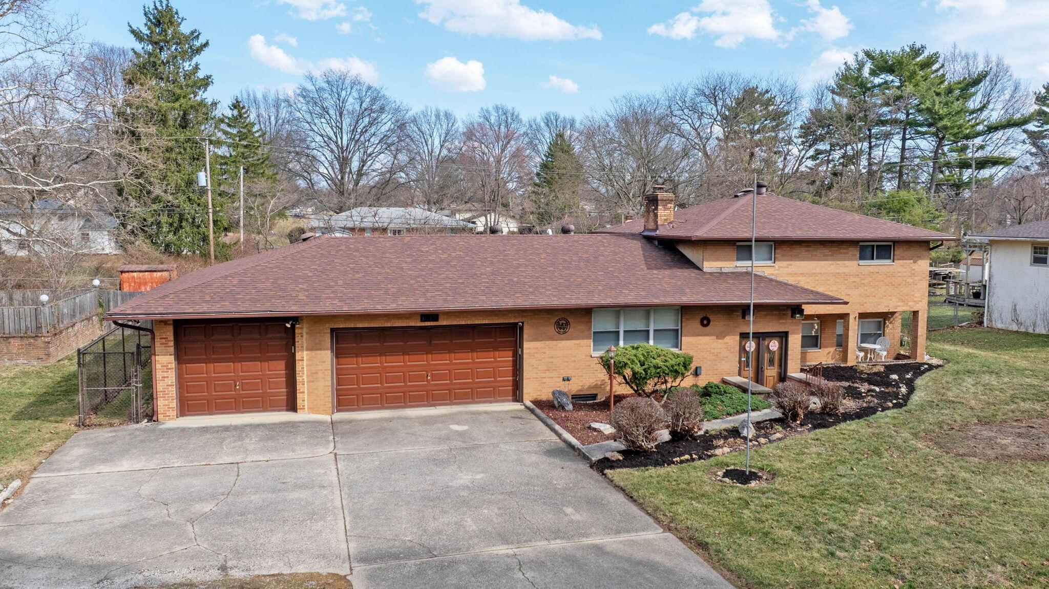 1012 Mcnaughten Road Property Photo 10