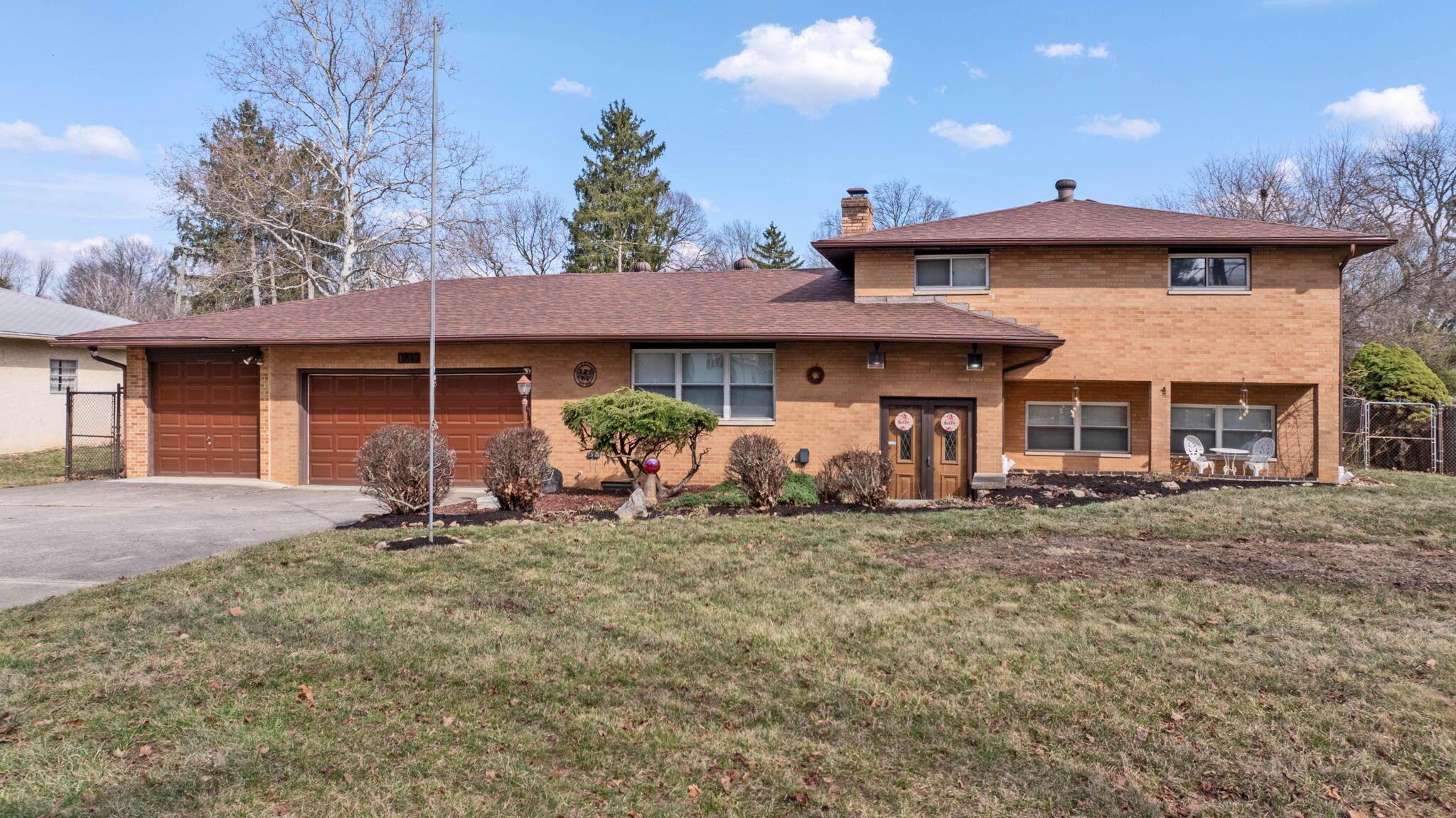 1012 Mcnaughten Road Property Photo 11
