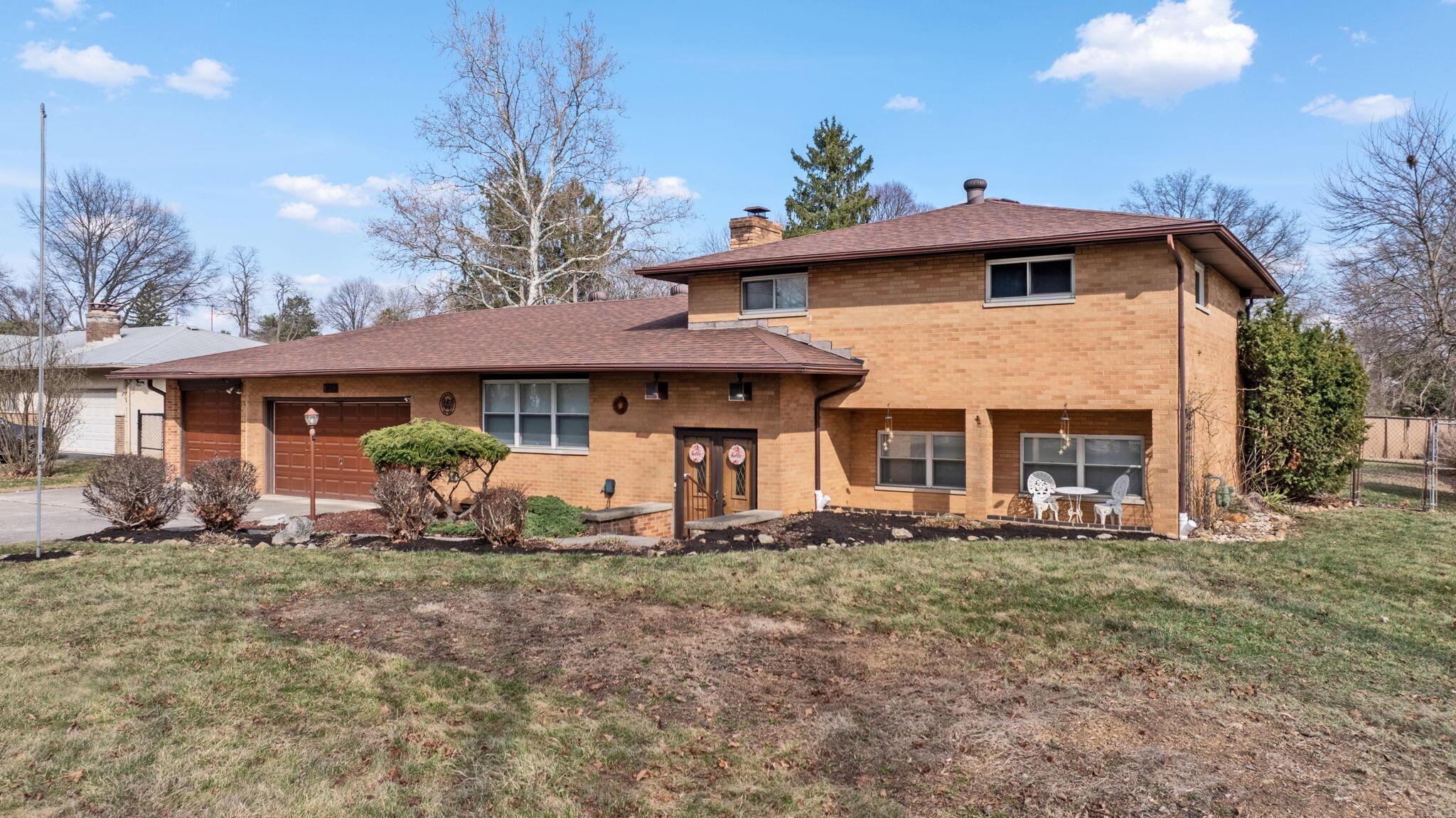 1012 Mcnaughten Road Property Photo 12