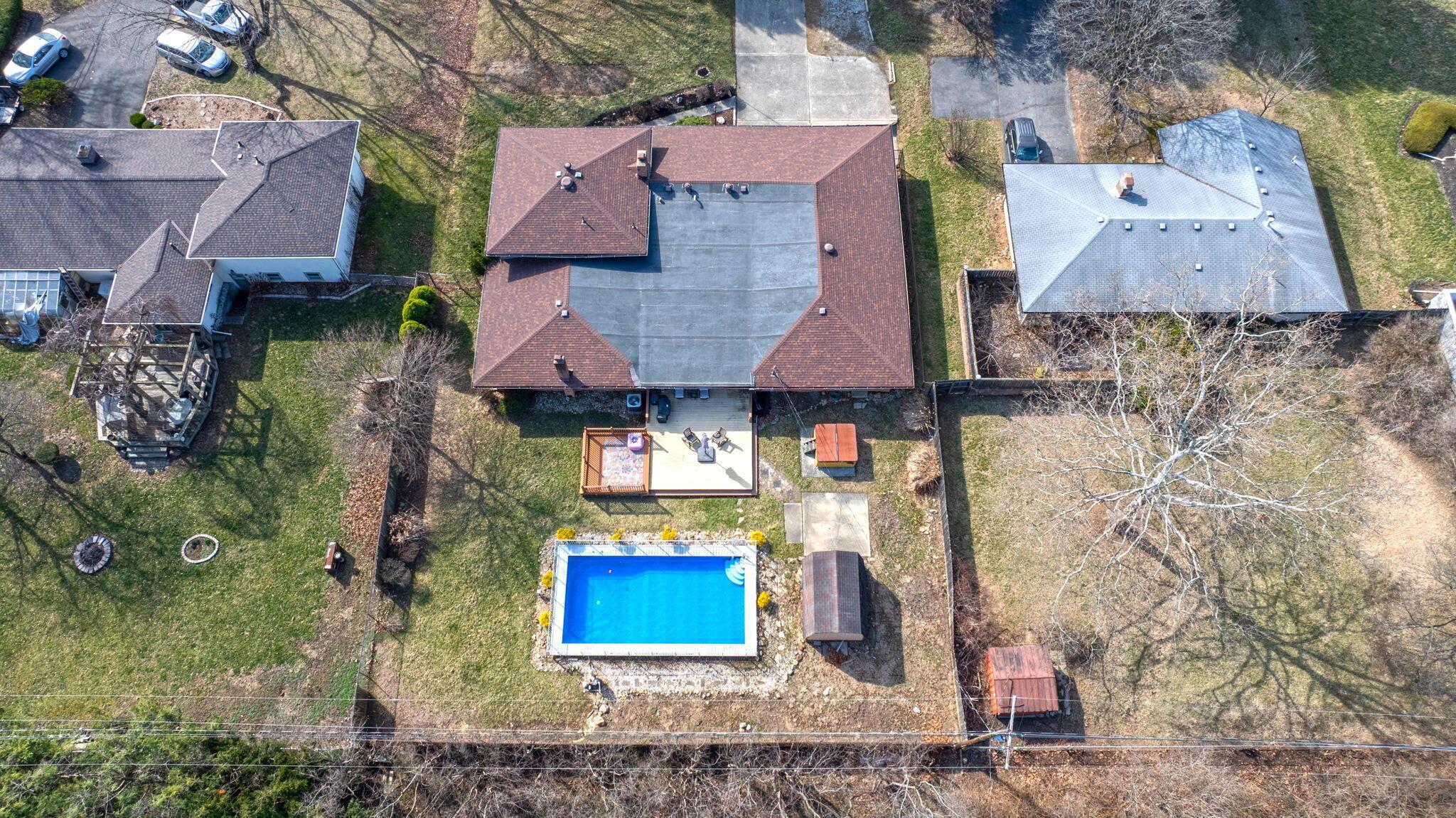 1012 Mcnaughten Road Property Photo 15