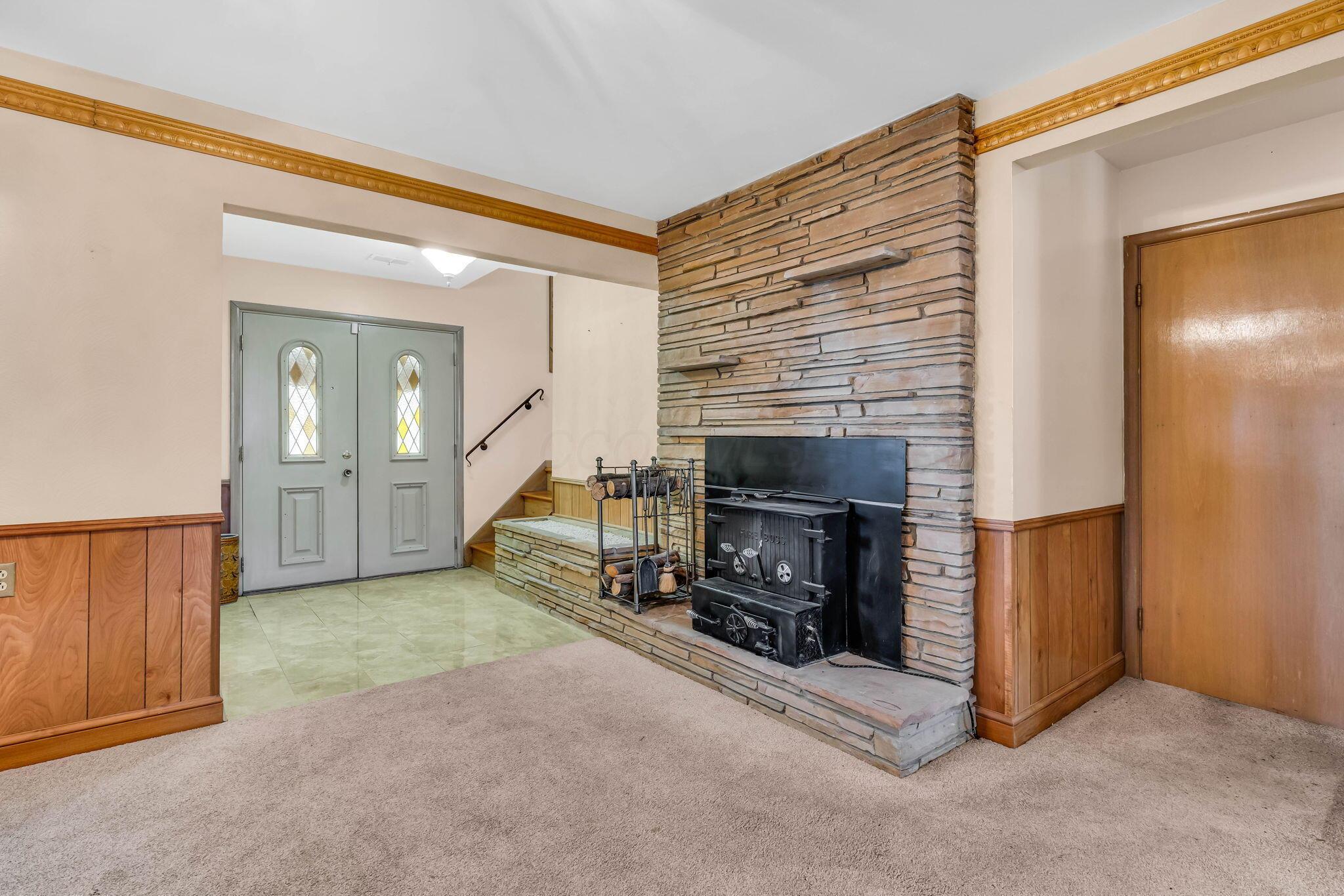 1012 Mcnaughten Road Property Photo 22