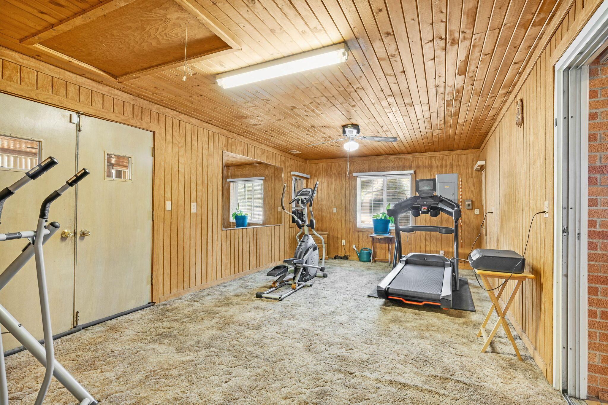 1012 Mcnaughten Road Property Photo 30