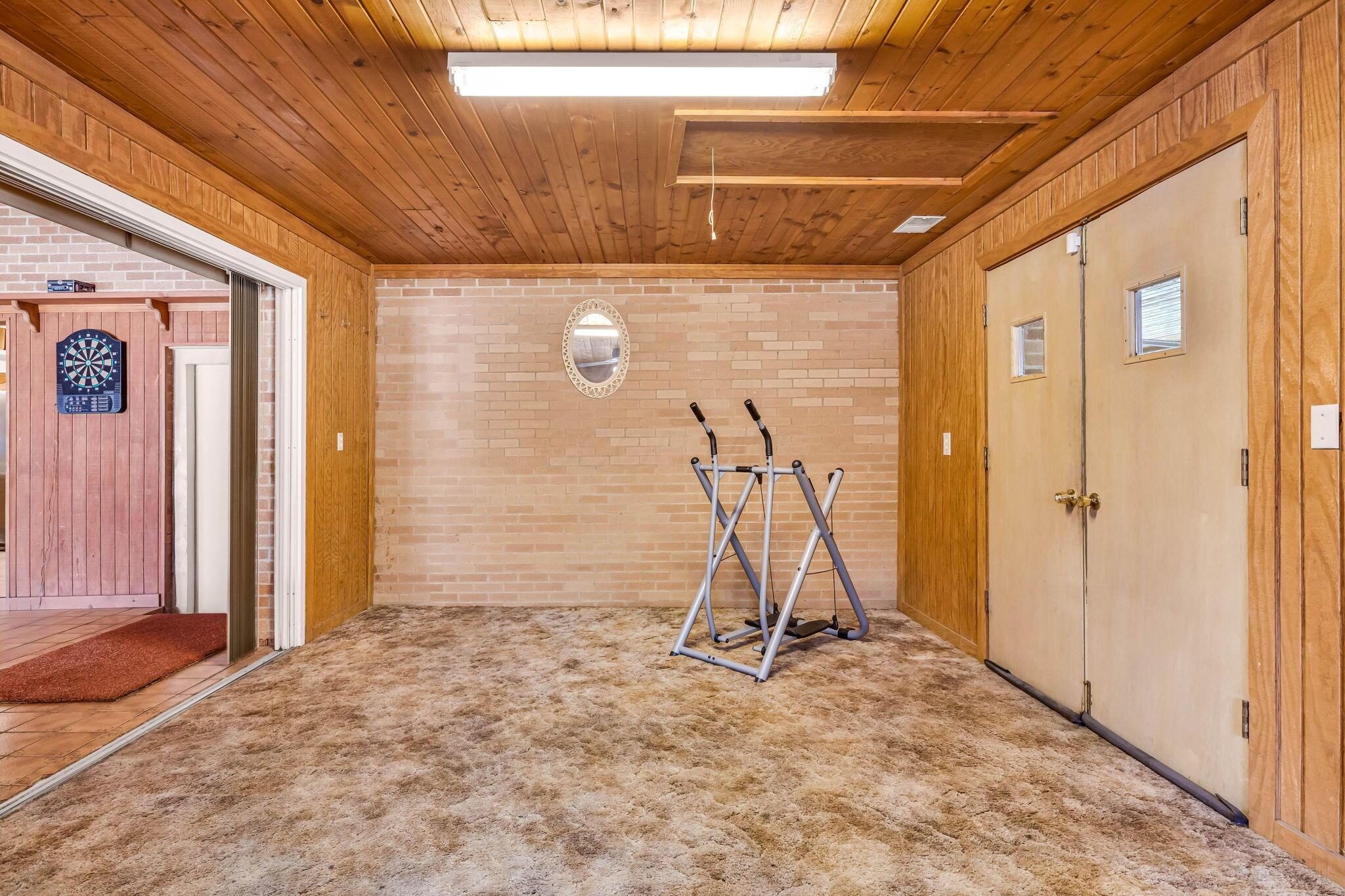 1012 Mcnaughten Road Property Photo 31