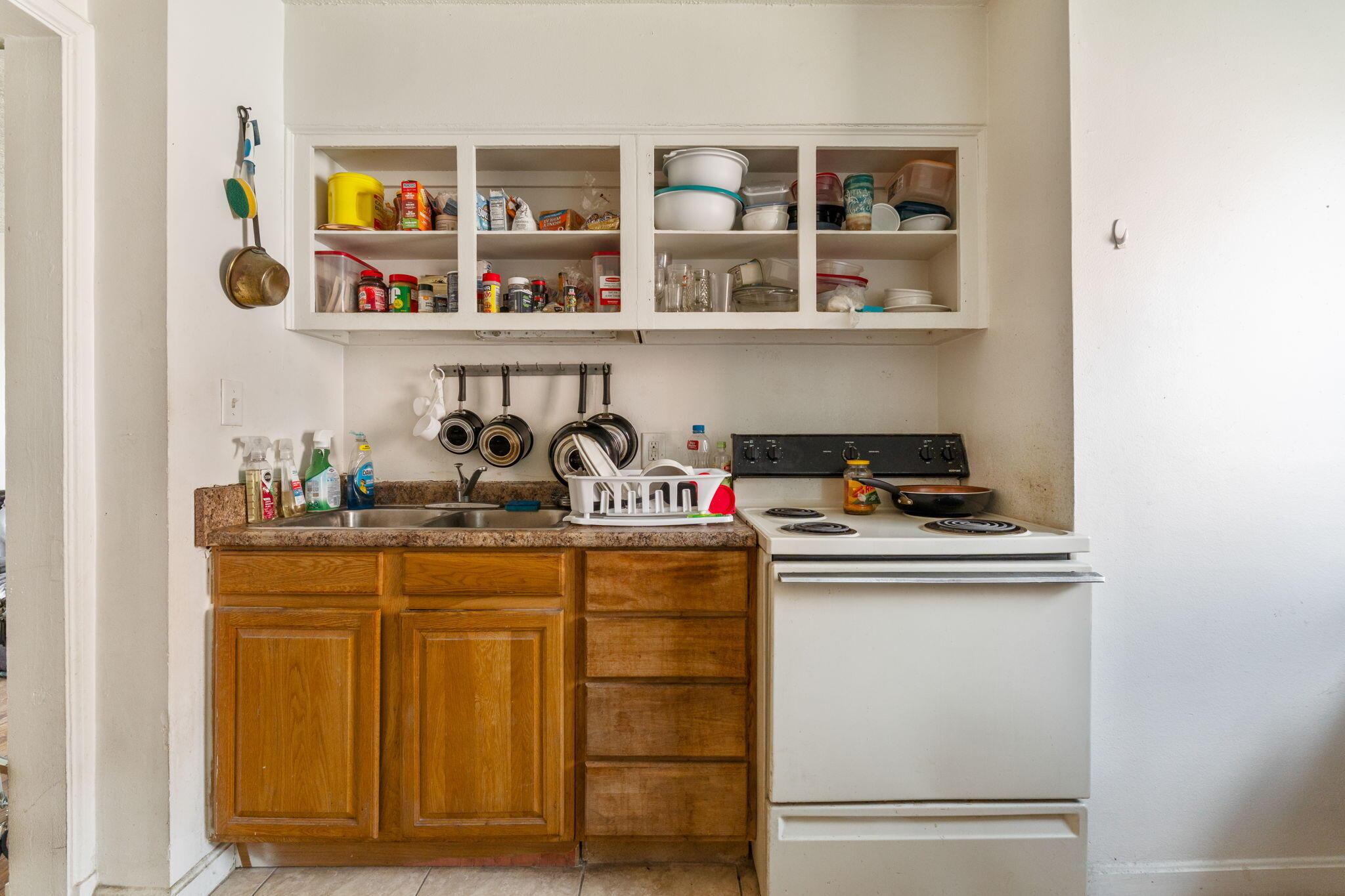 177 N James Road Property Photo 8