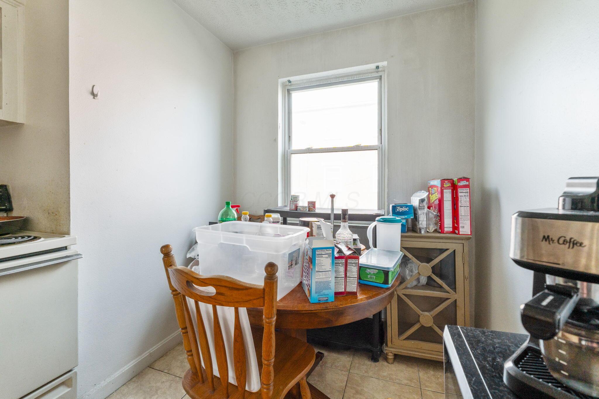 177 N James Road Property Photo 9