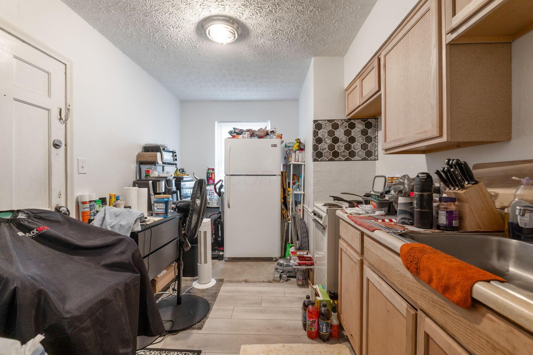 177 N James Road Property Photo 21