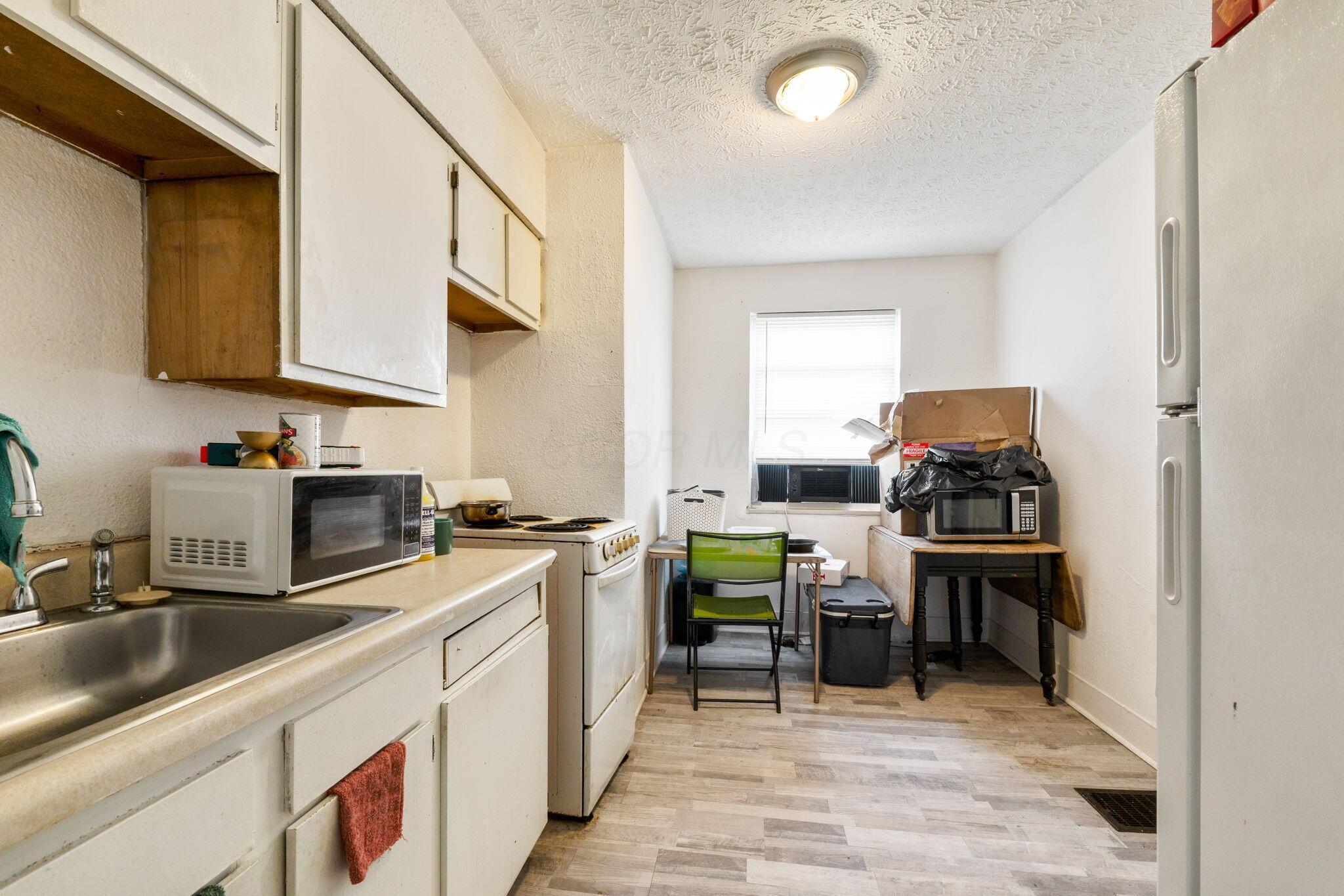 177 N James Road Property Photo 26