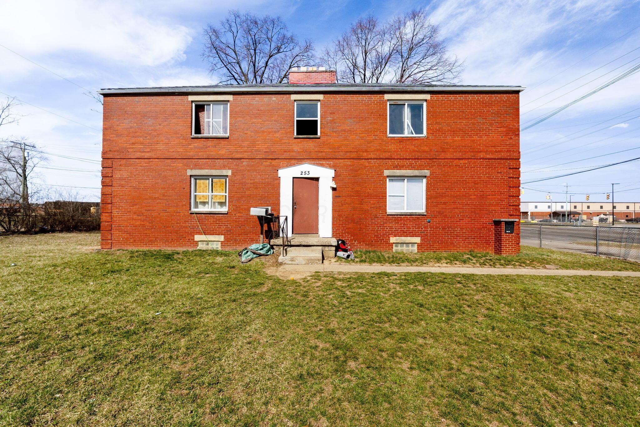 253 N James Road Property Photo 1