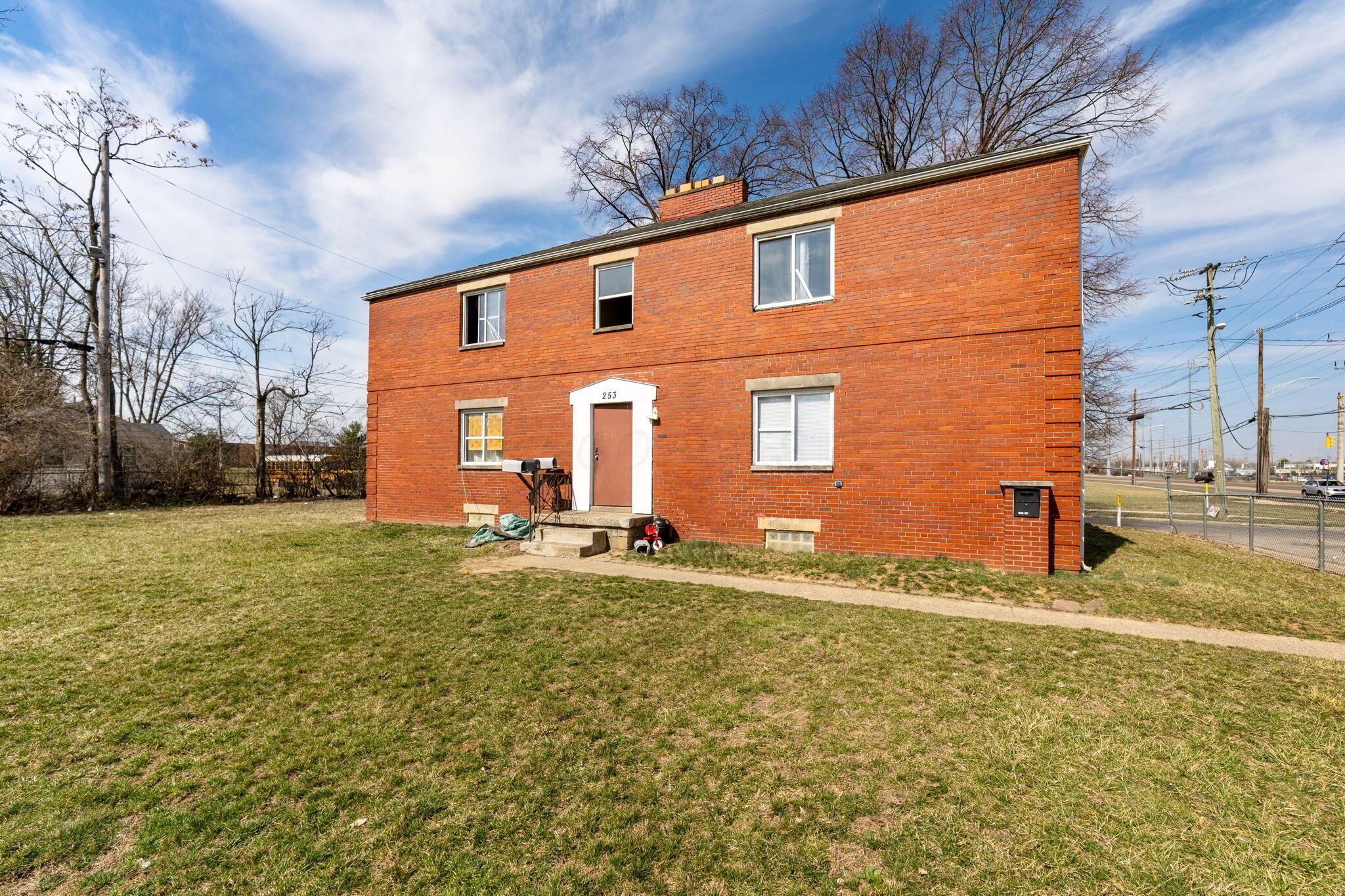 253 N James Road Property Photo 2