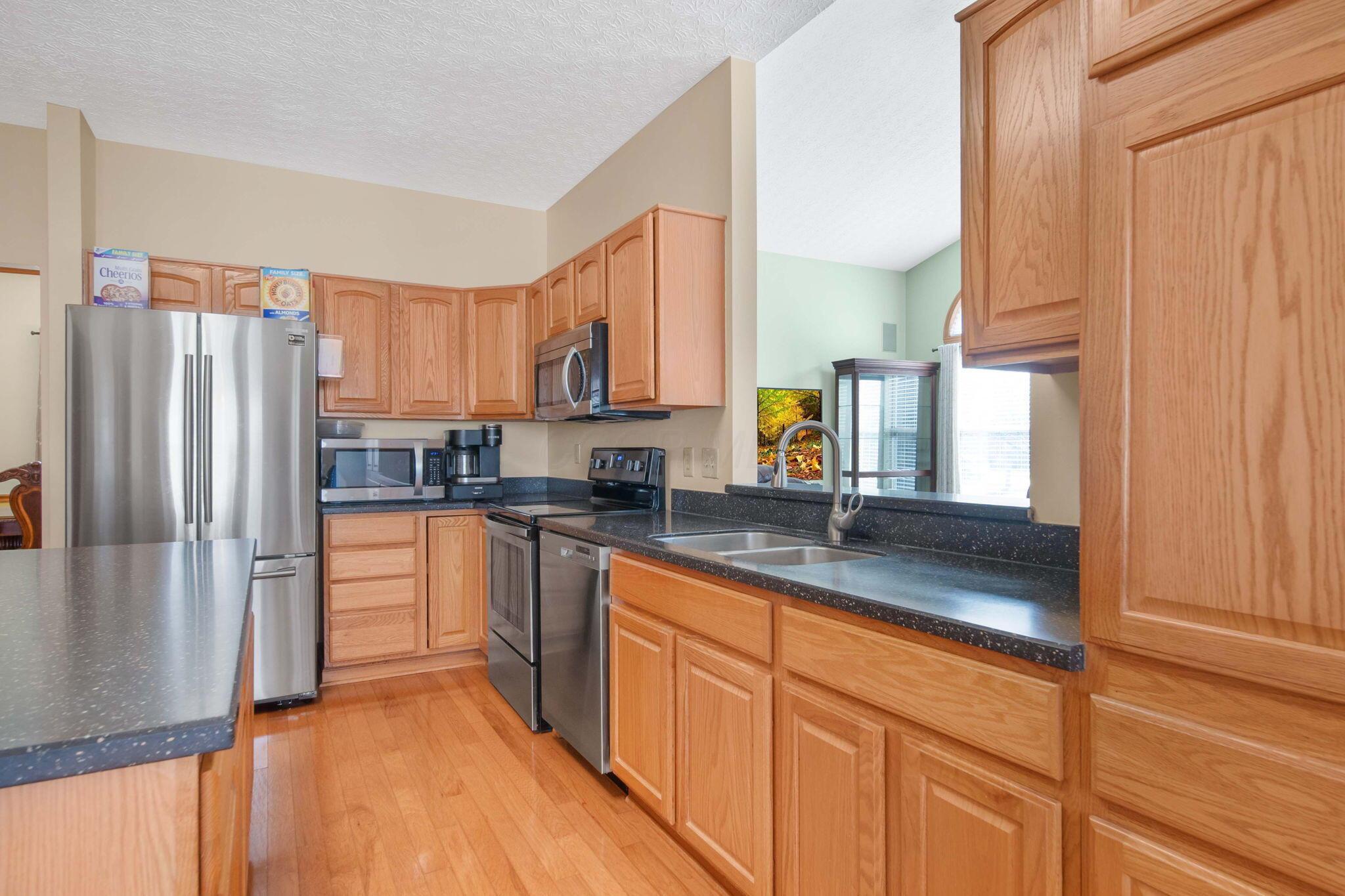 6121 Temple Ridge Drive Property Photo 12
