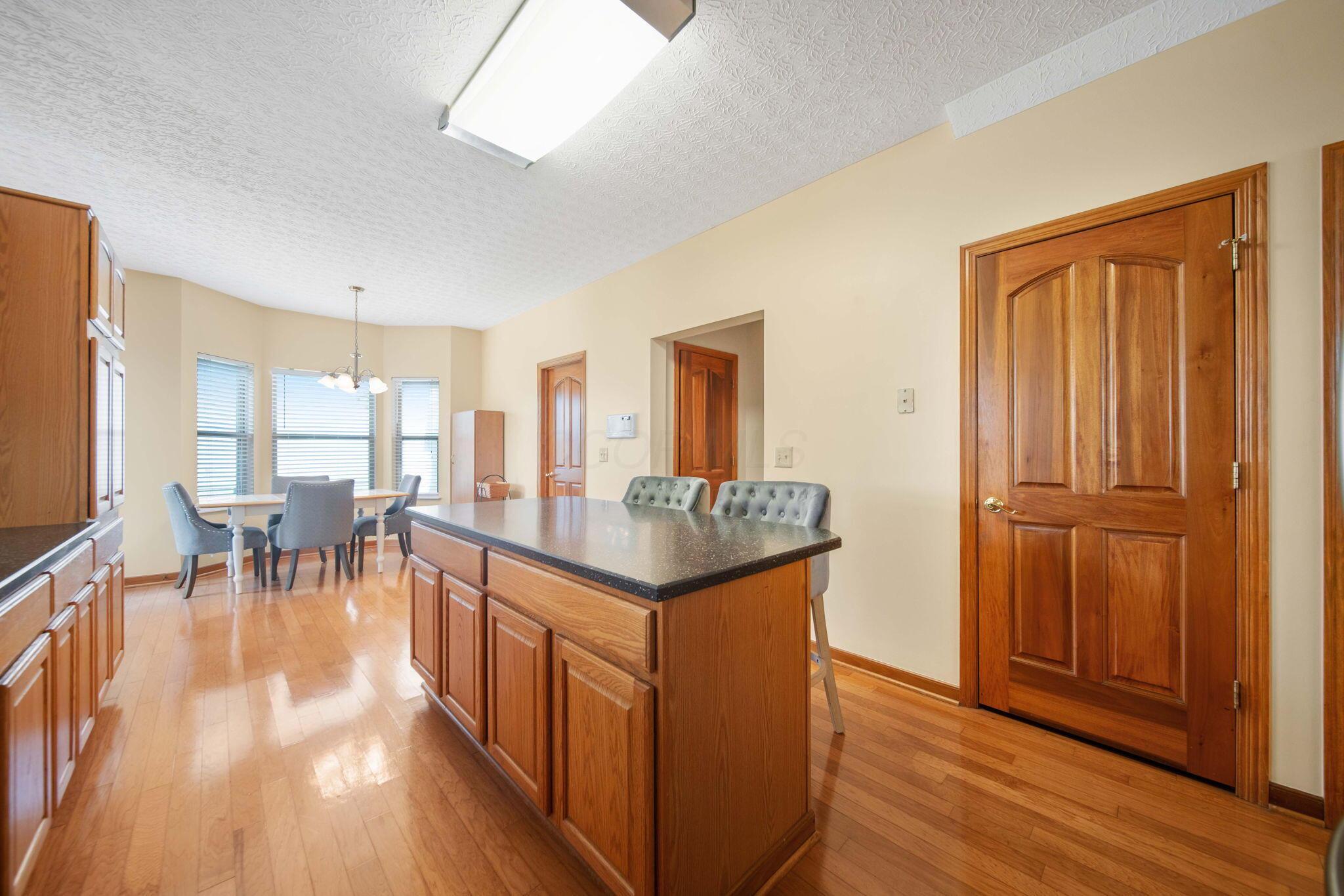 6121 Temple Ridge Drive Property Photo 13