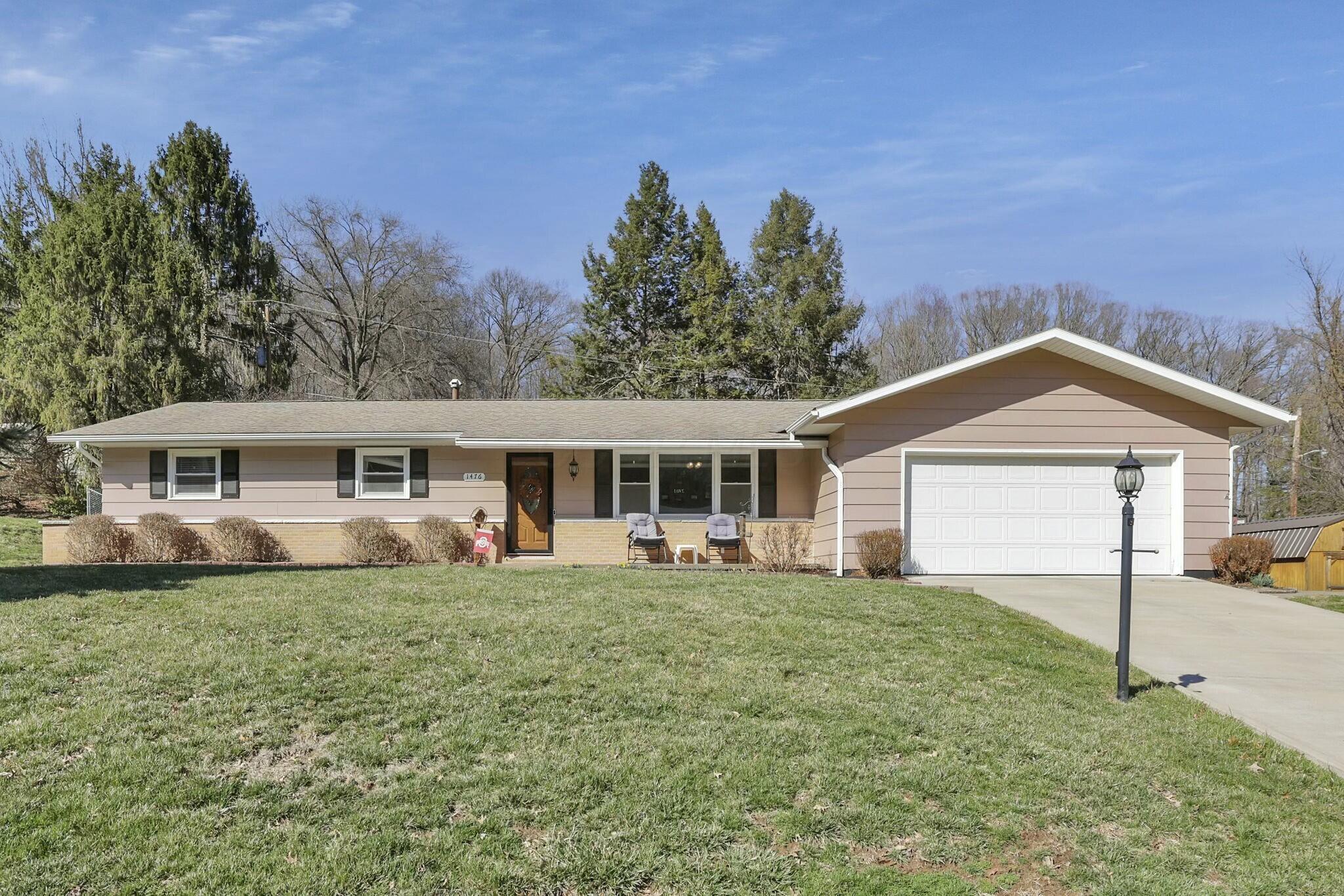 1476 Pleasant Valley Drive Property Photo 1