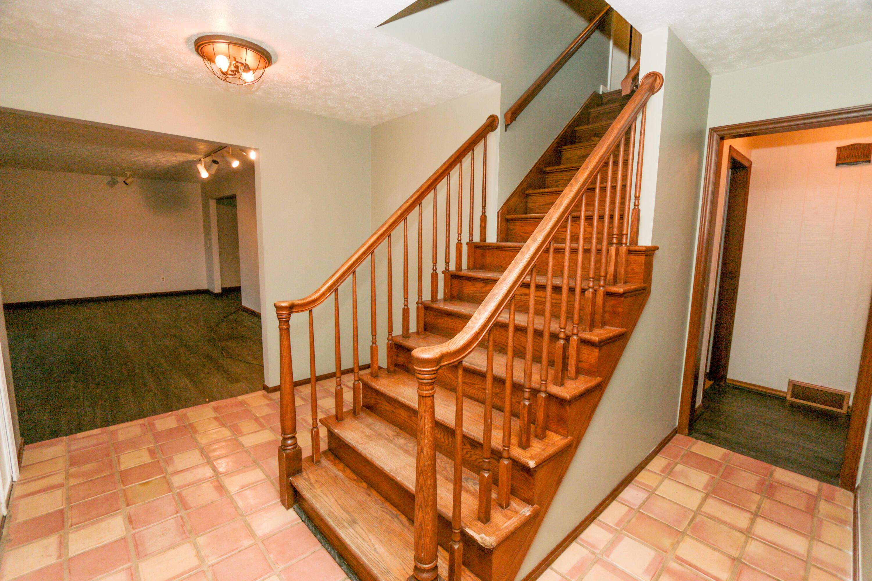 582 Hickory Place Property Photo 6