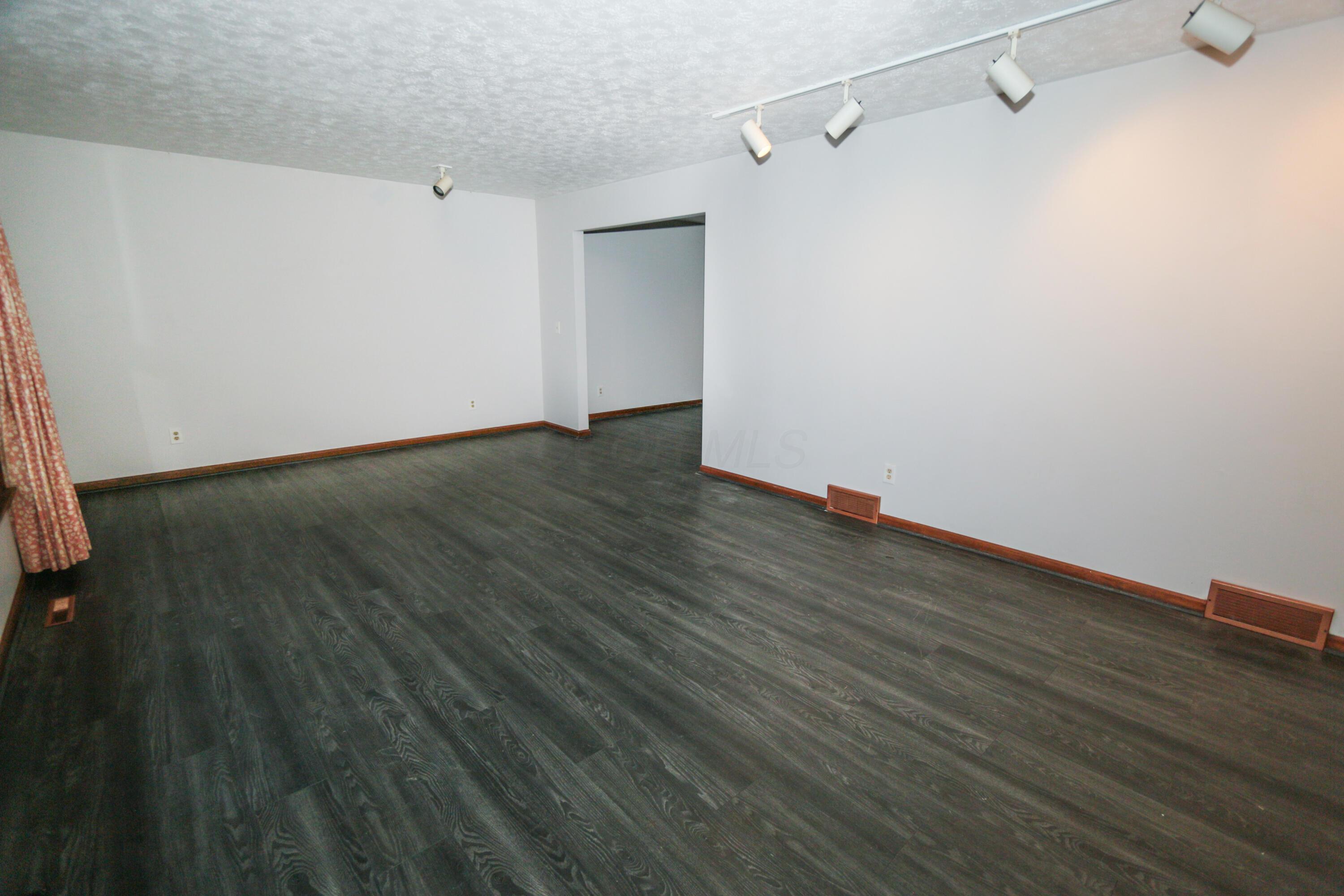 582 Hickory Place Property Photo 10