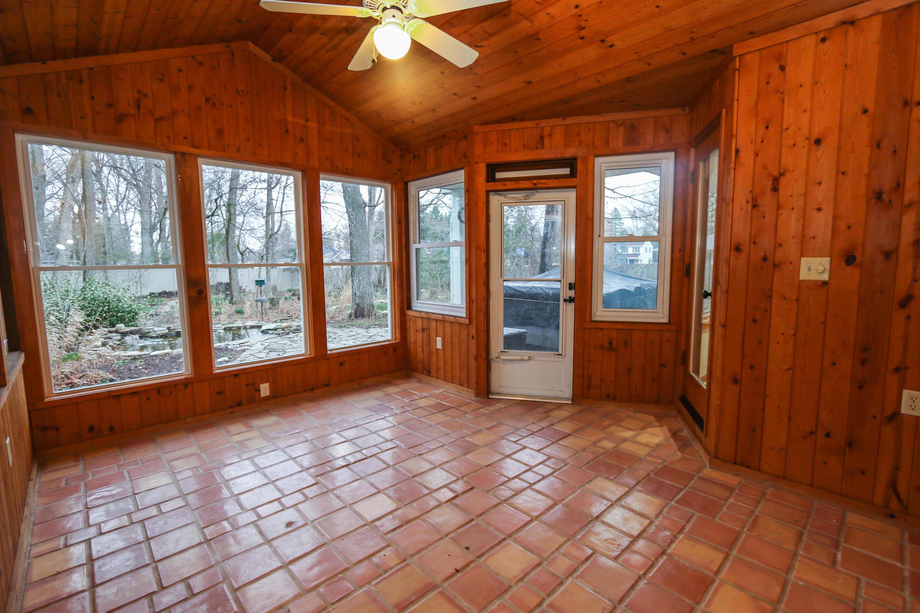 582 Hickory Place Property Photo 15