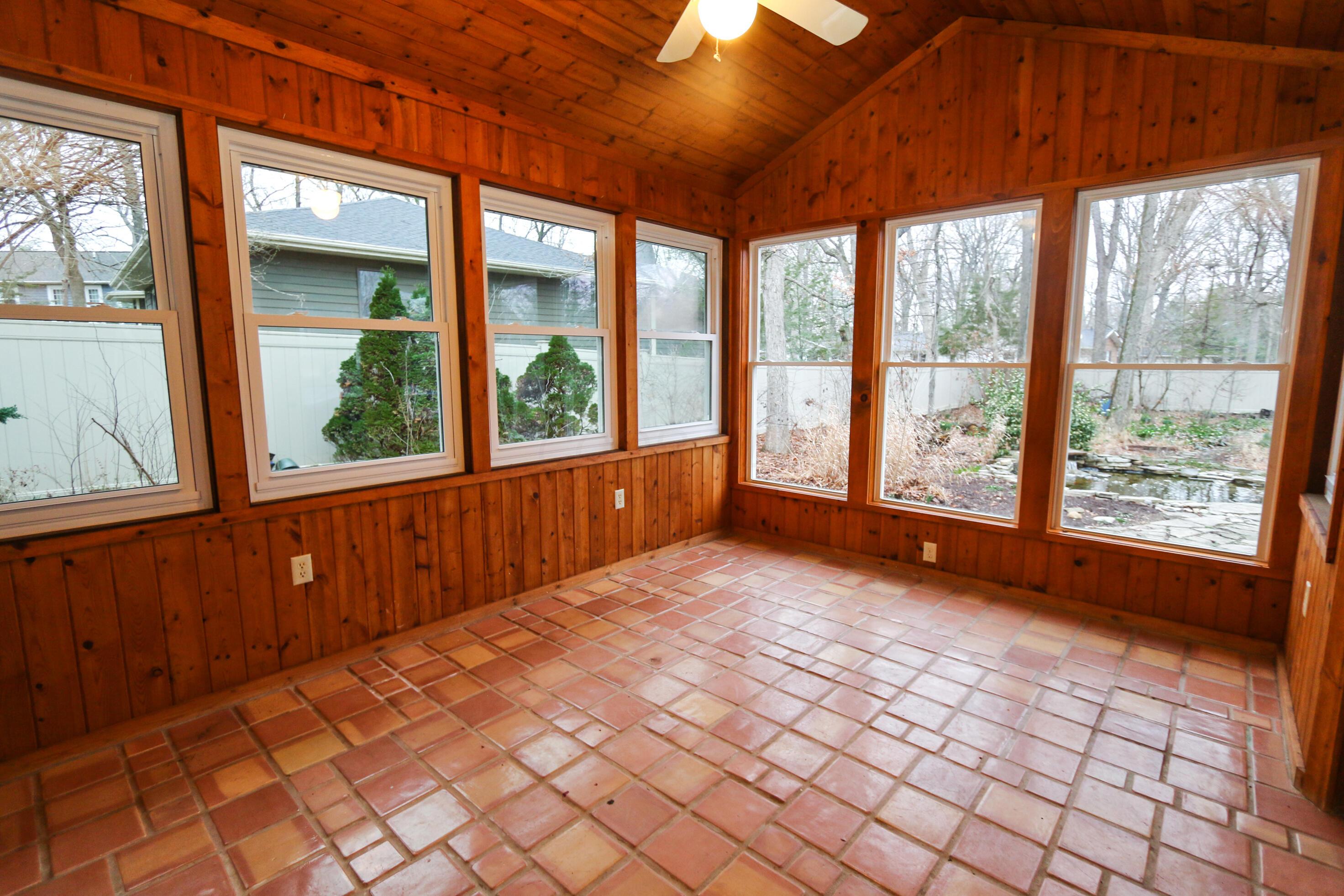 582 Hickory Place Property Photo 16