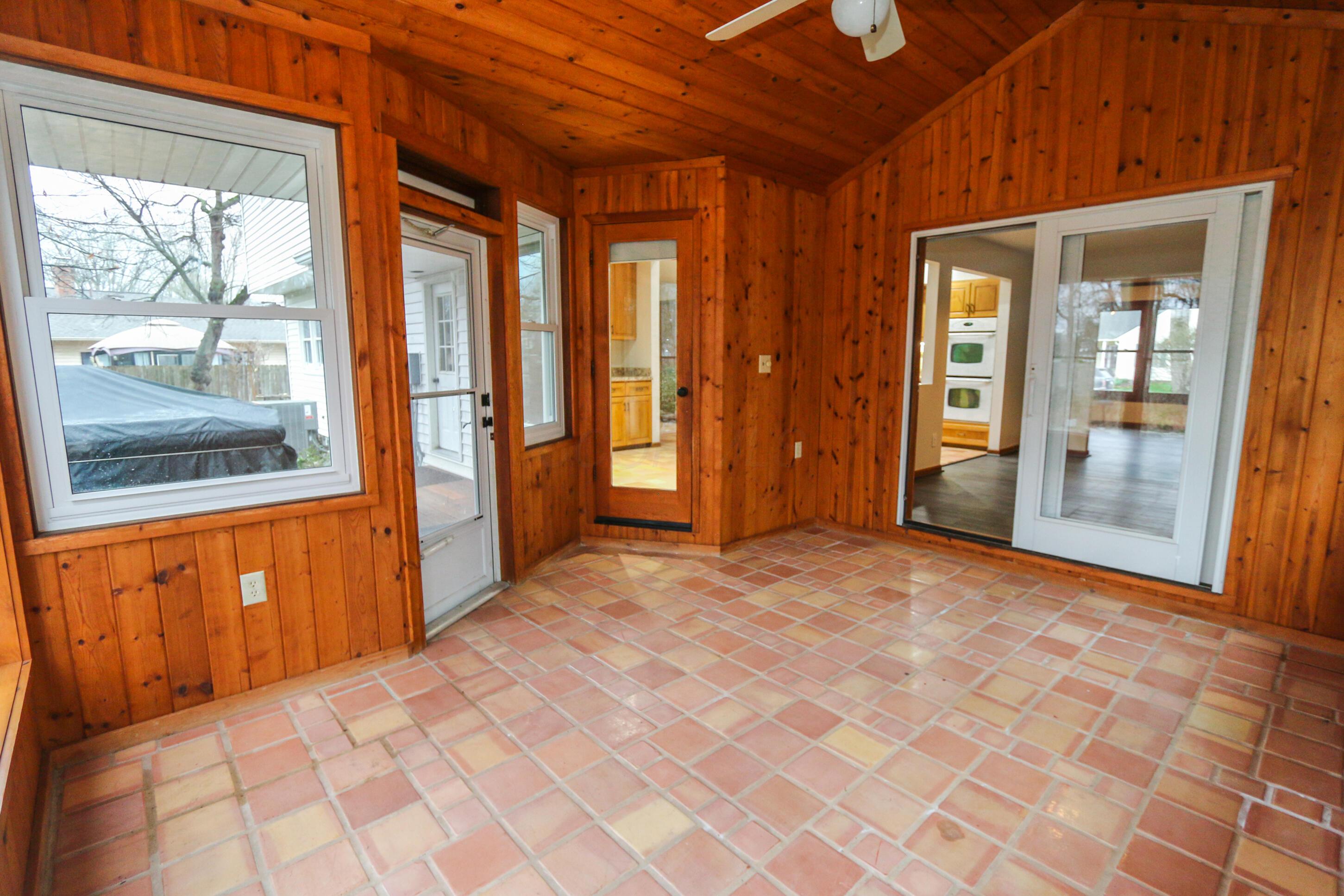 582 Hickory Place Property Photo 19