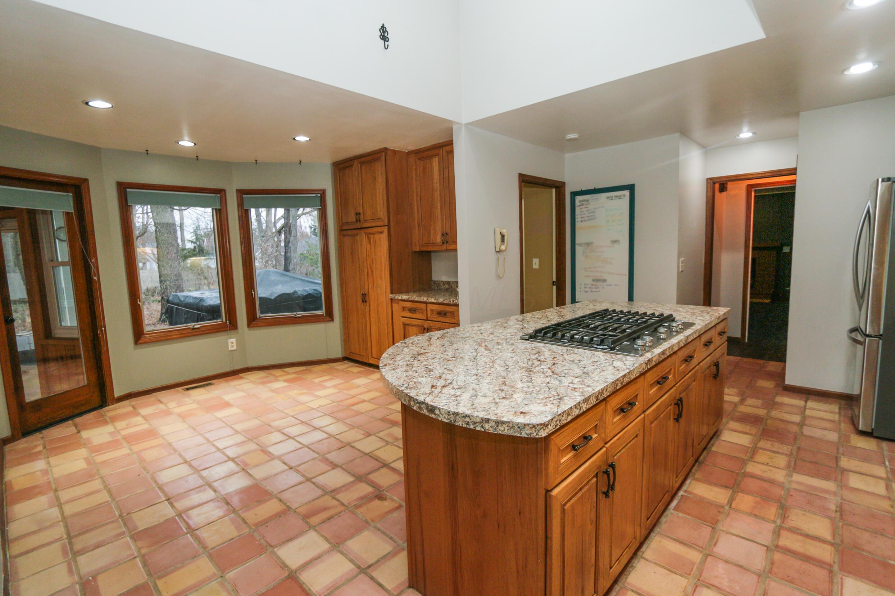 582 Hickory Place Property Photo 27