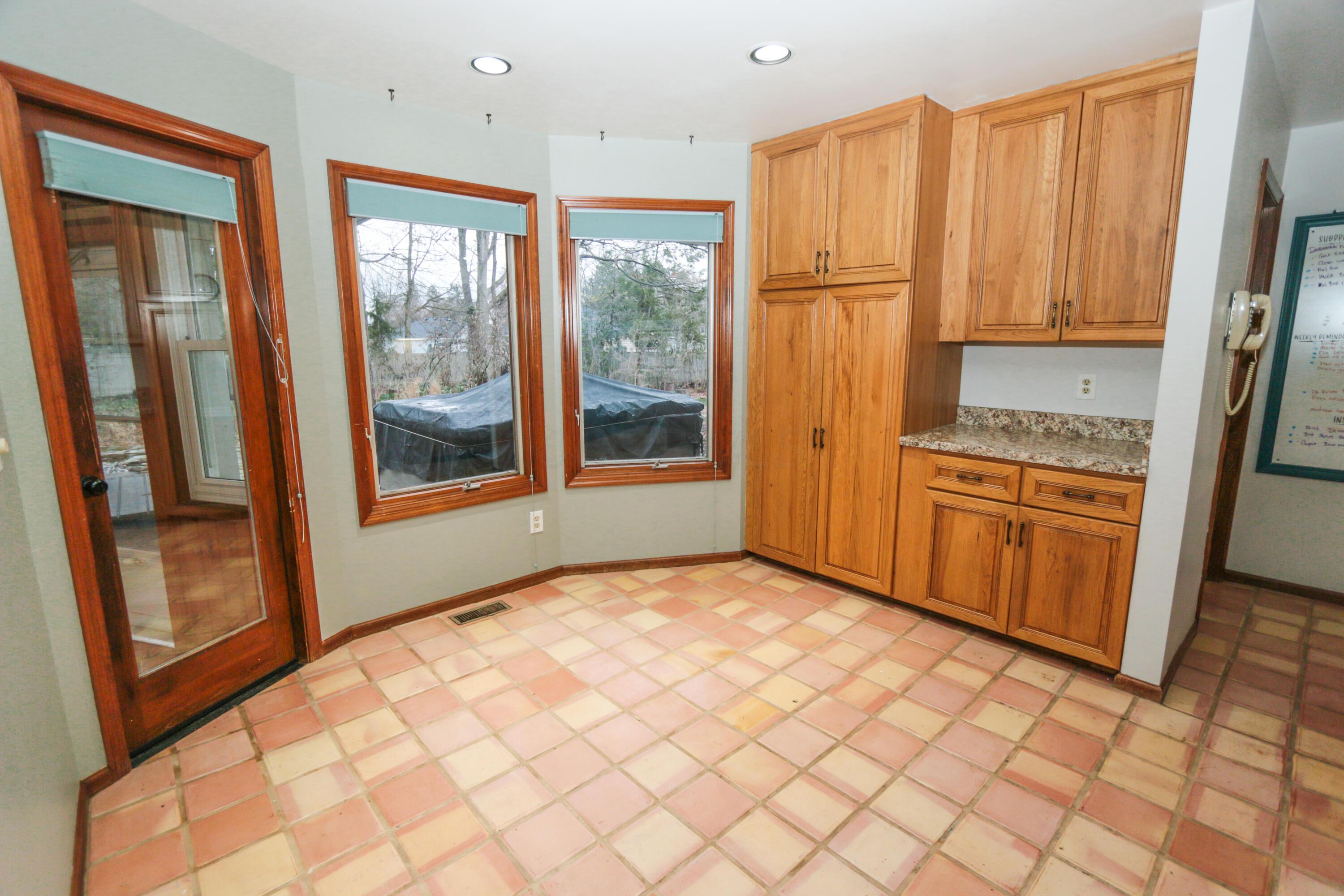 582 Hickory Place Property Photo 28