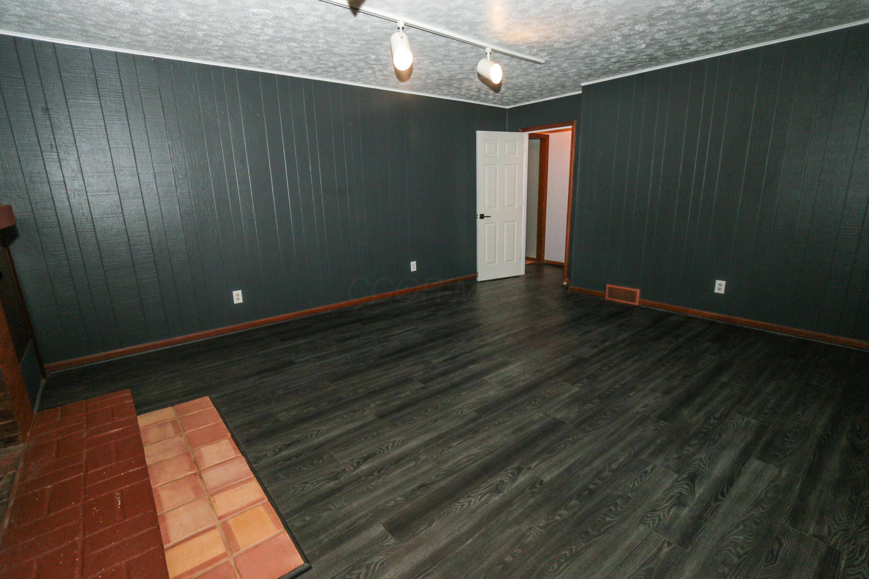 582 Hickory Place Property Photo 33