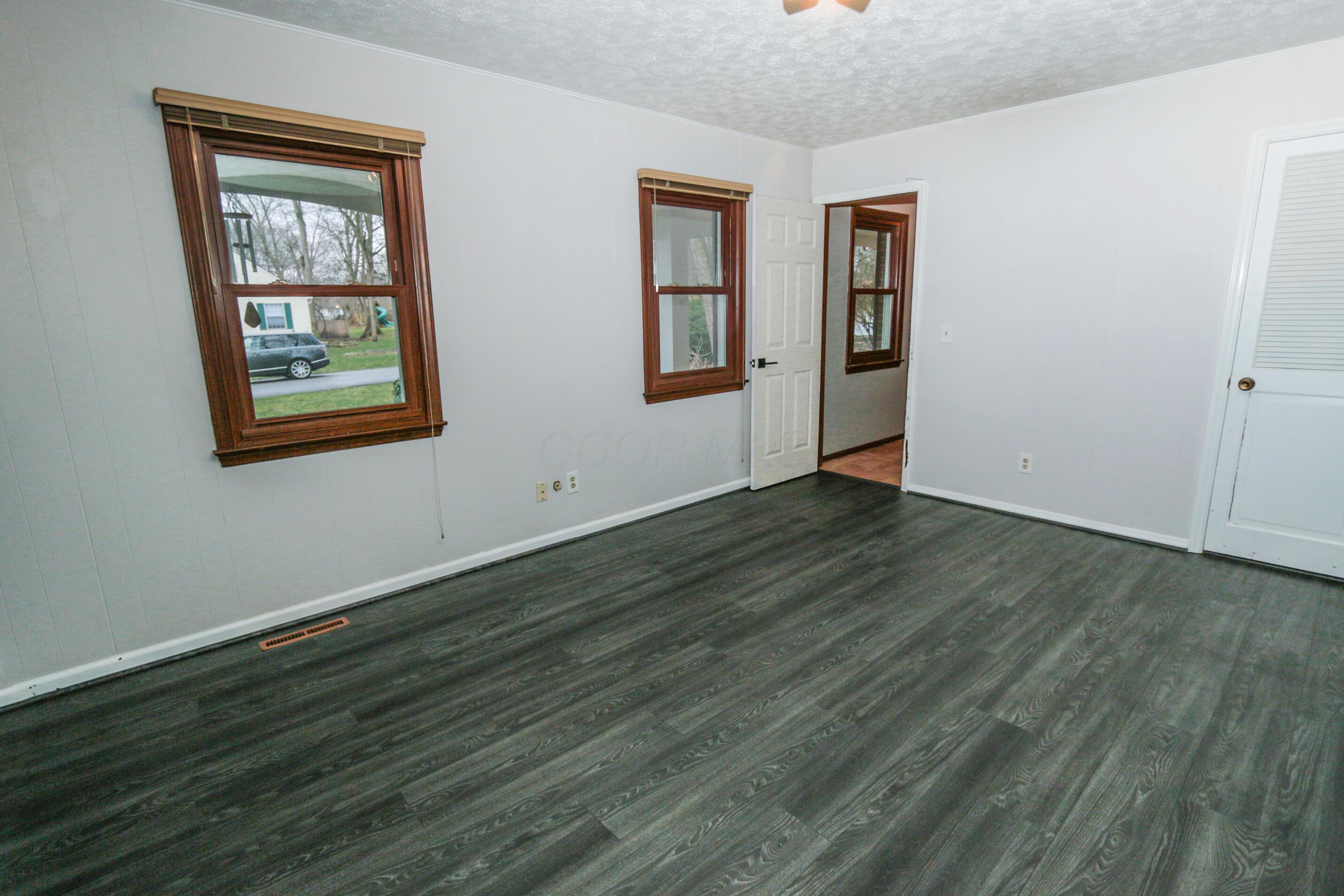 582 Hickory Place Property Photo 36