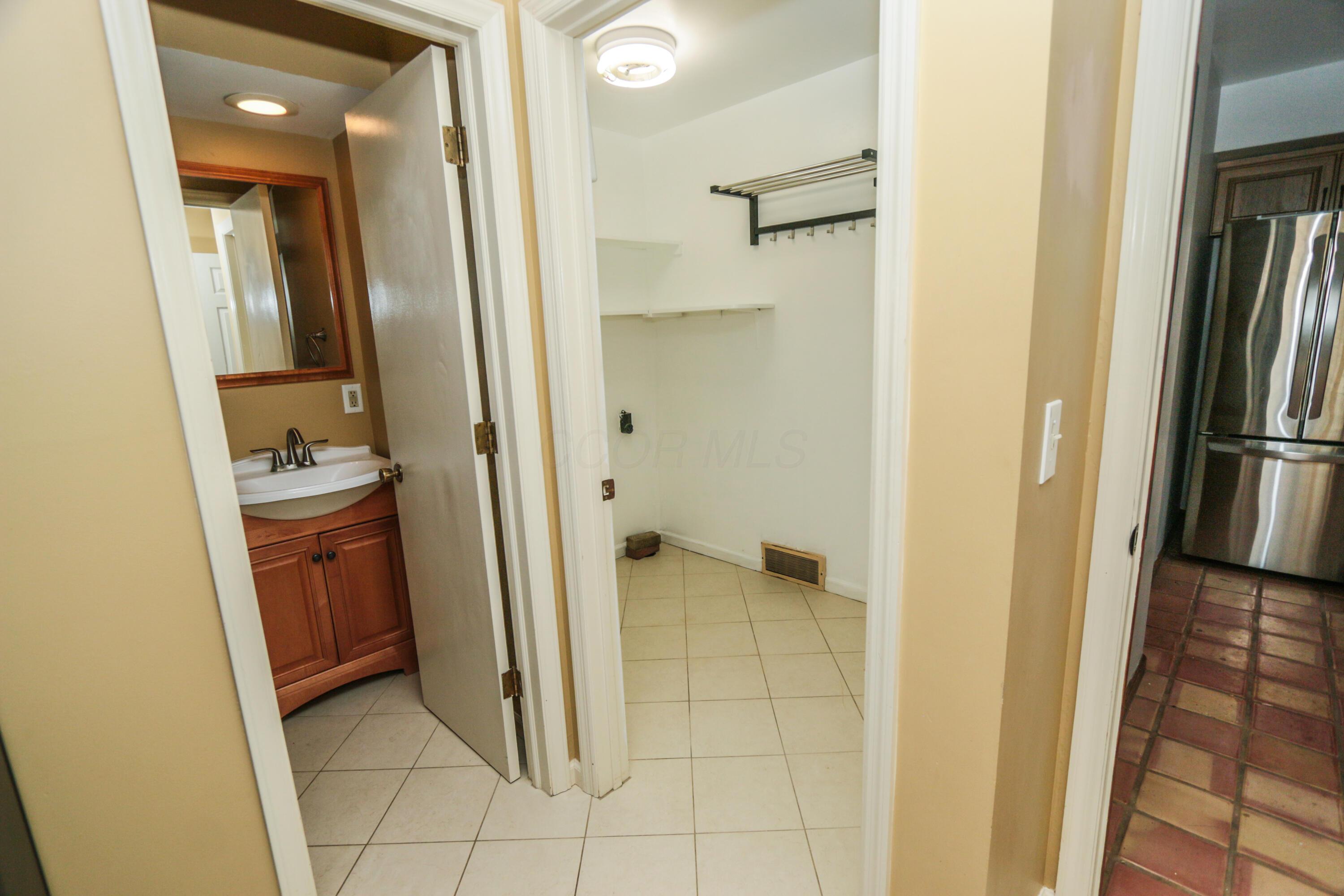 582 Hickory Place Property Photo 37