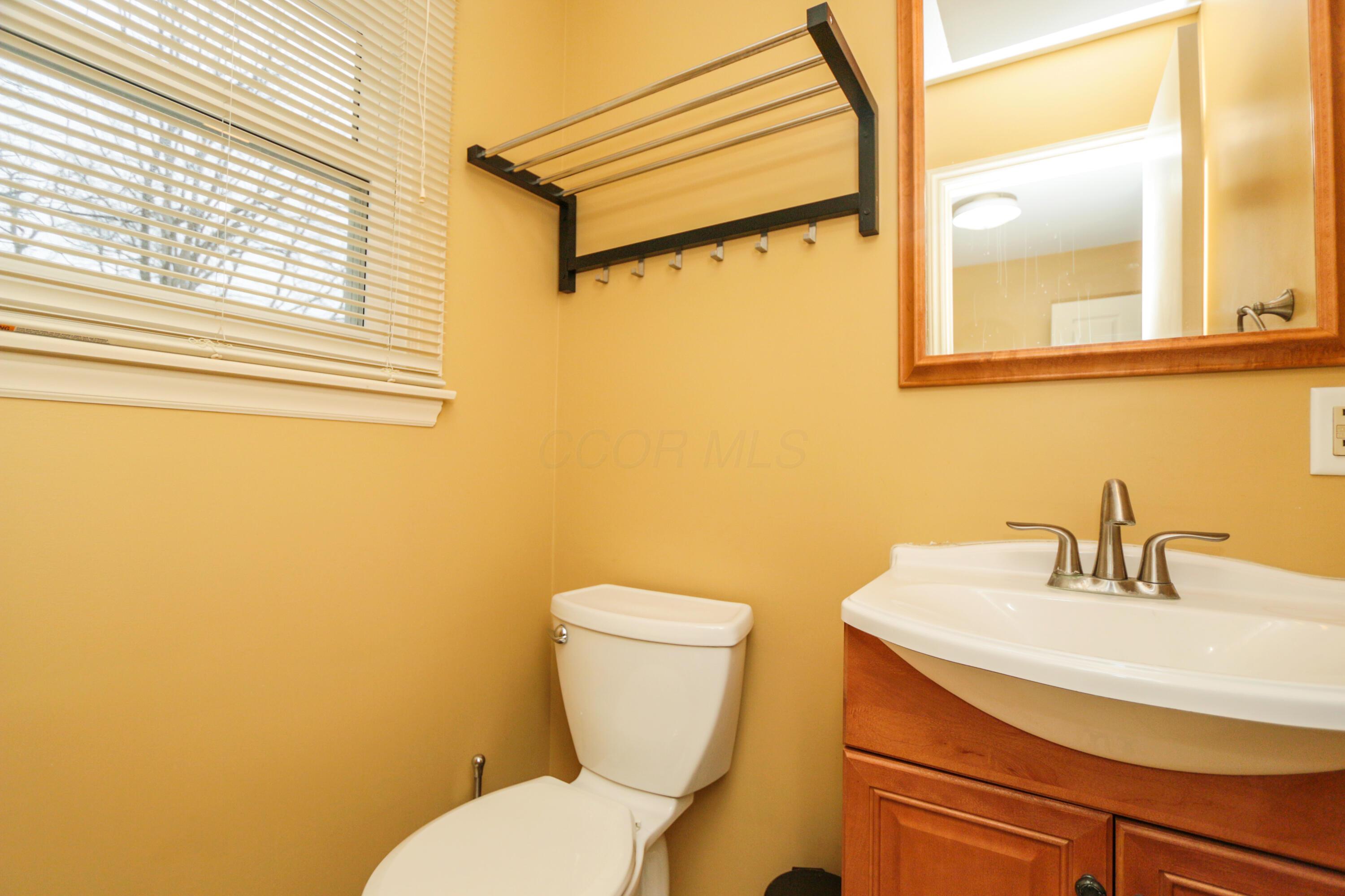 582 Hickory Place Property Photo 38