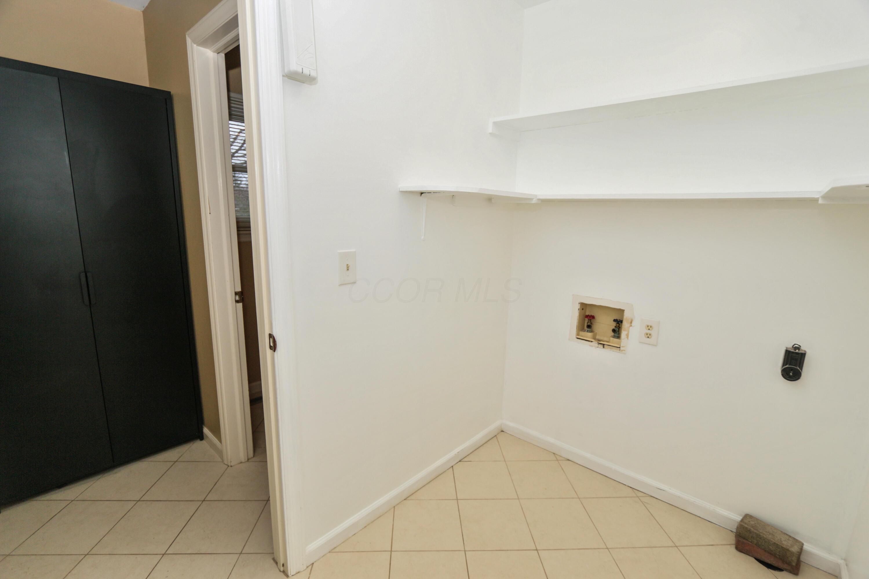 582 Hickory Place Property Photo 40