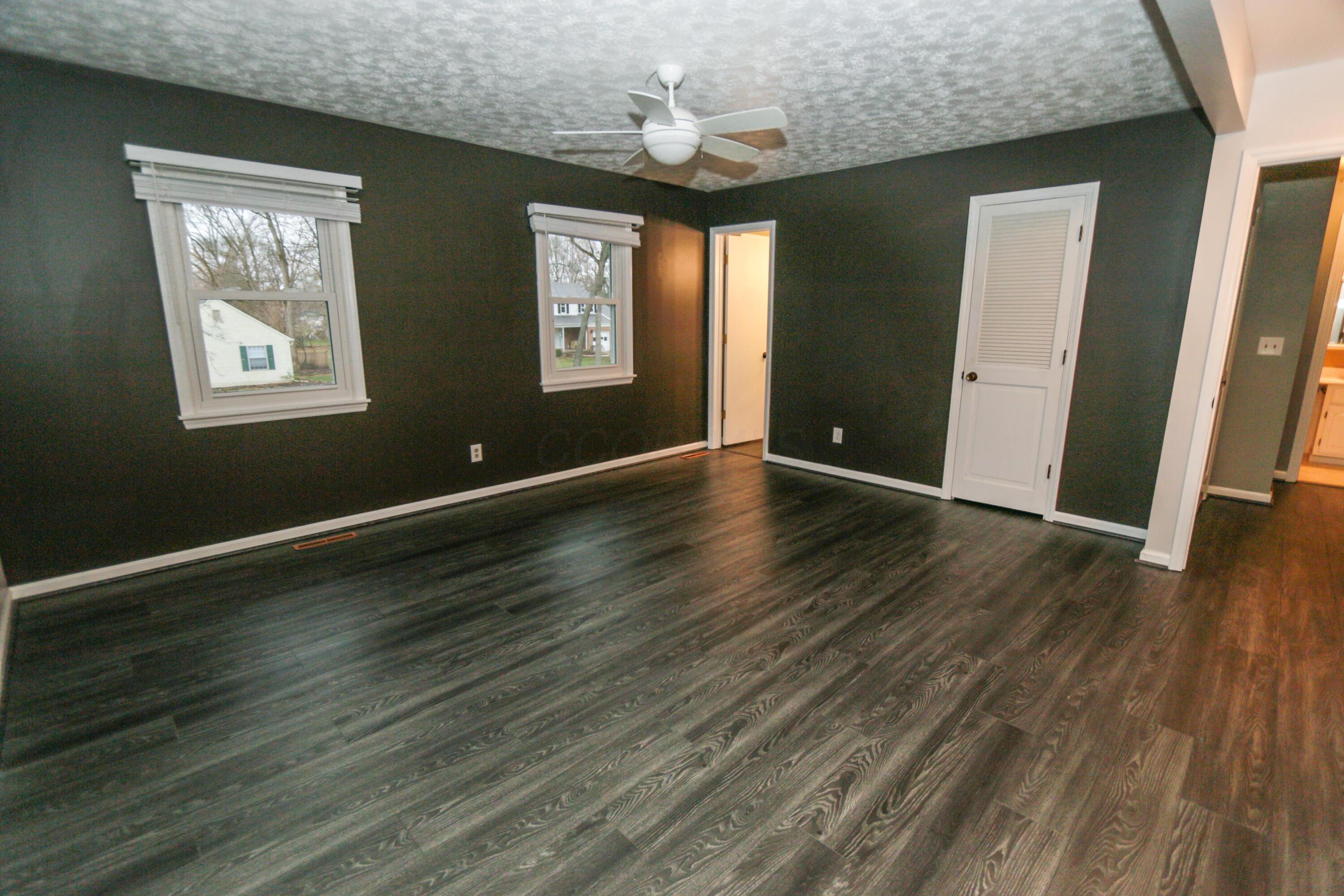 582 Hickory Place Property Photo 44