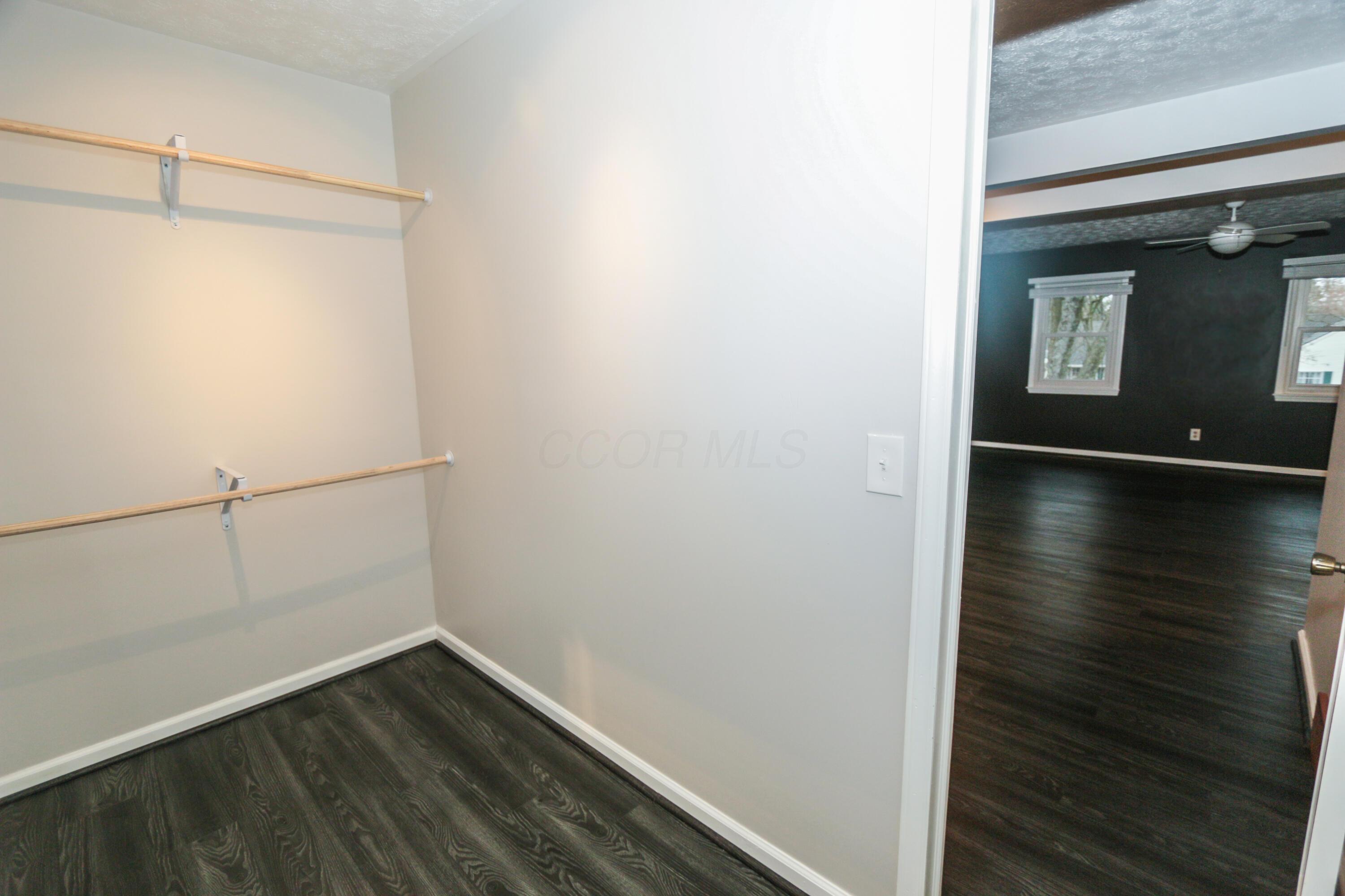 582 Hickory Place Property Photo 49