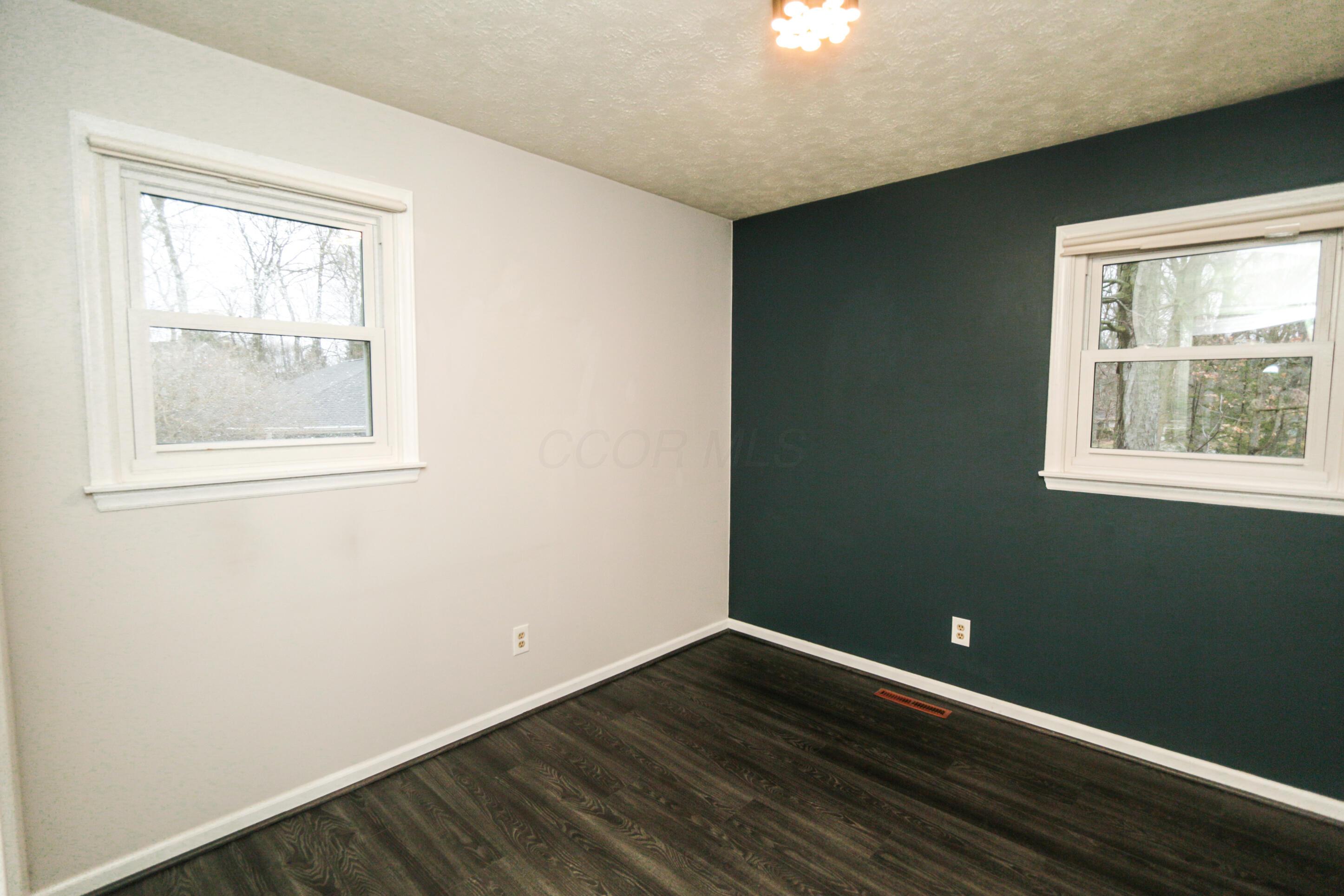 582 Hickory Place Property Photo 54