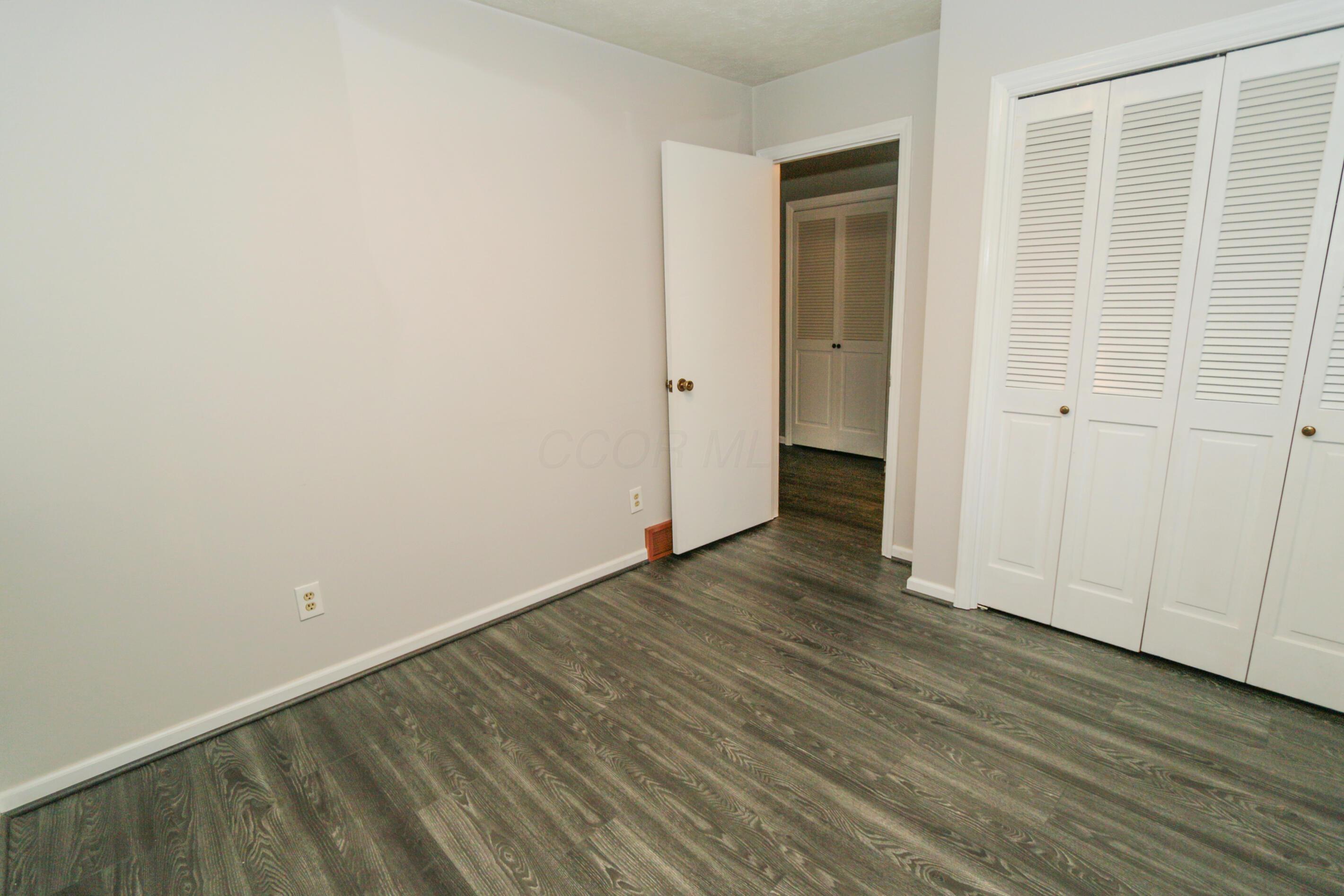 582 Hickory Place Property Photo 55