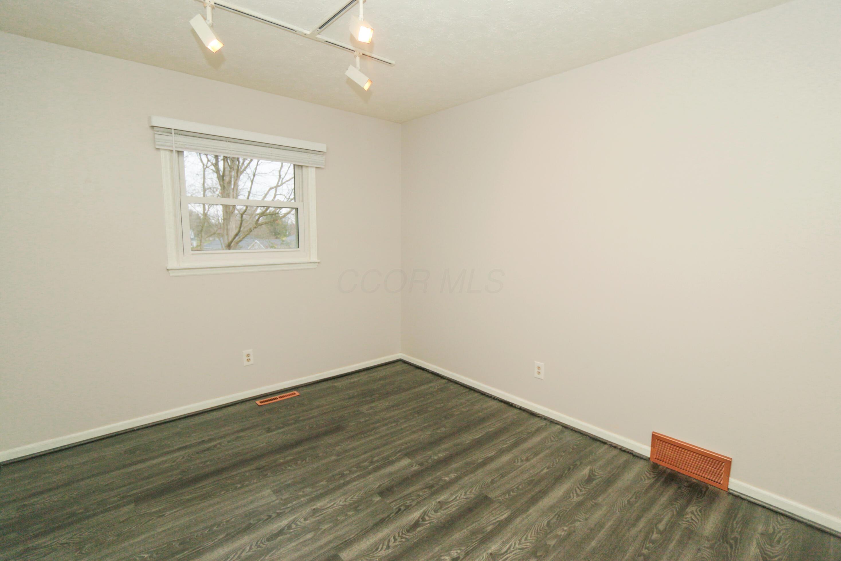 582 Hickory Place Property Photo 56