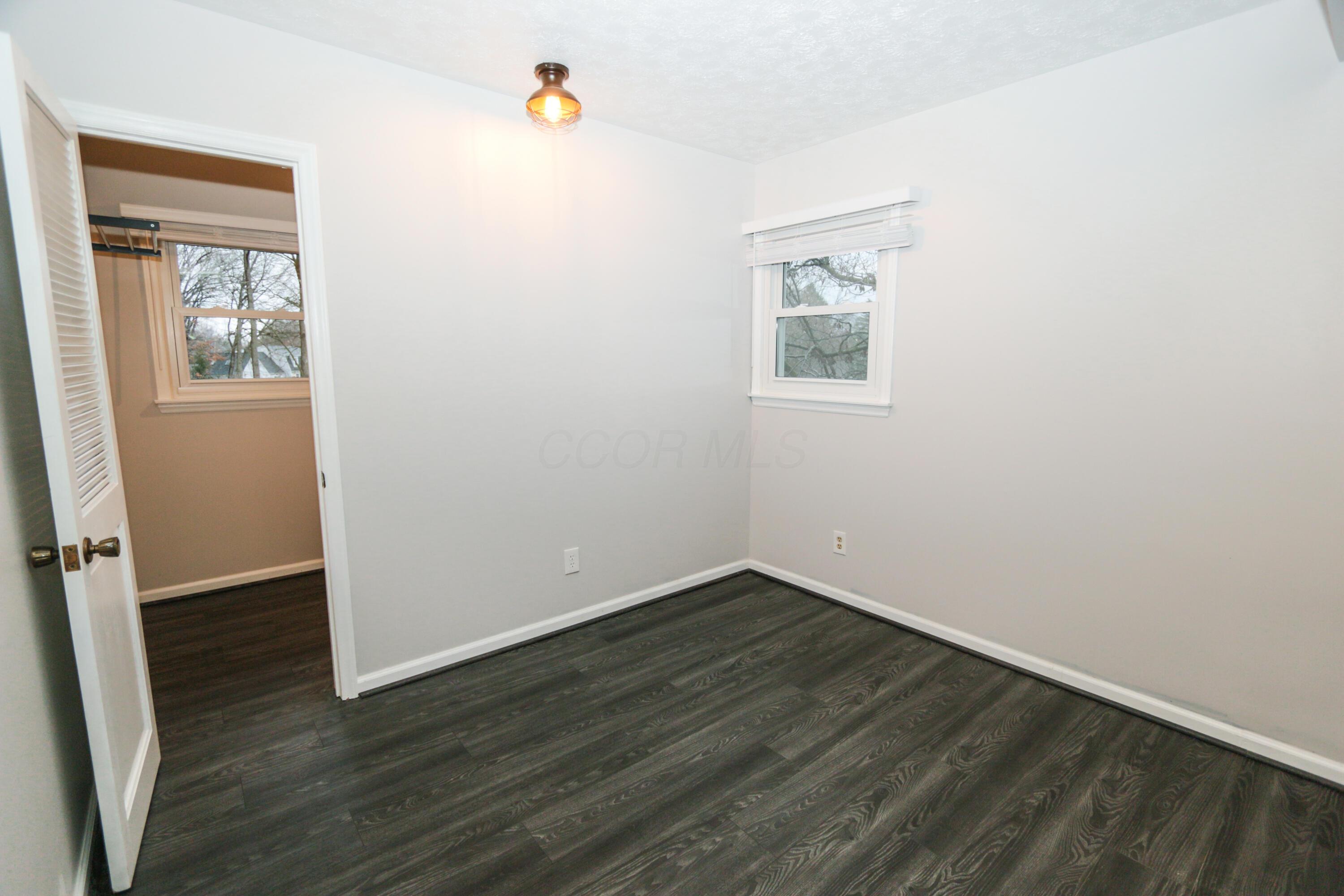 582 Hickory Place Property Photo 58