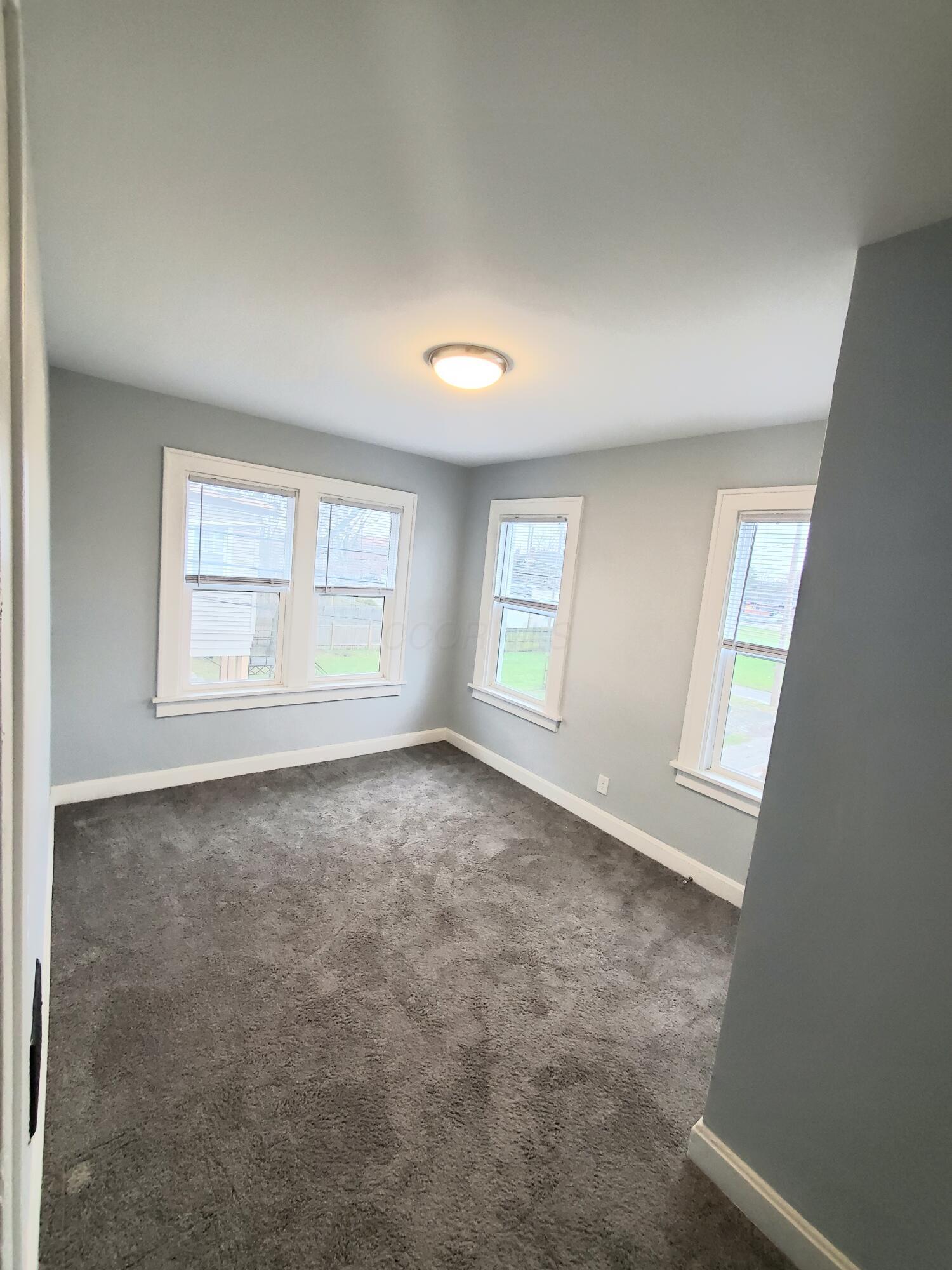 1555-1557 E Rich Street Property Photo 8
