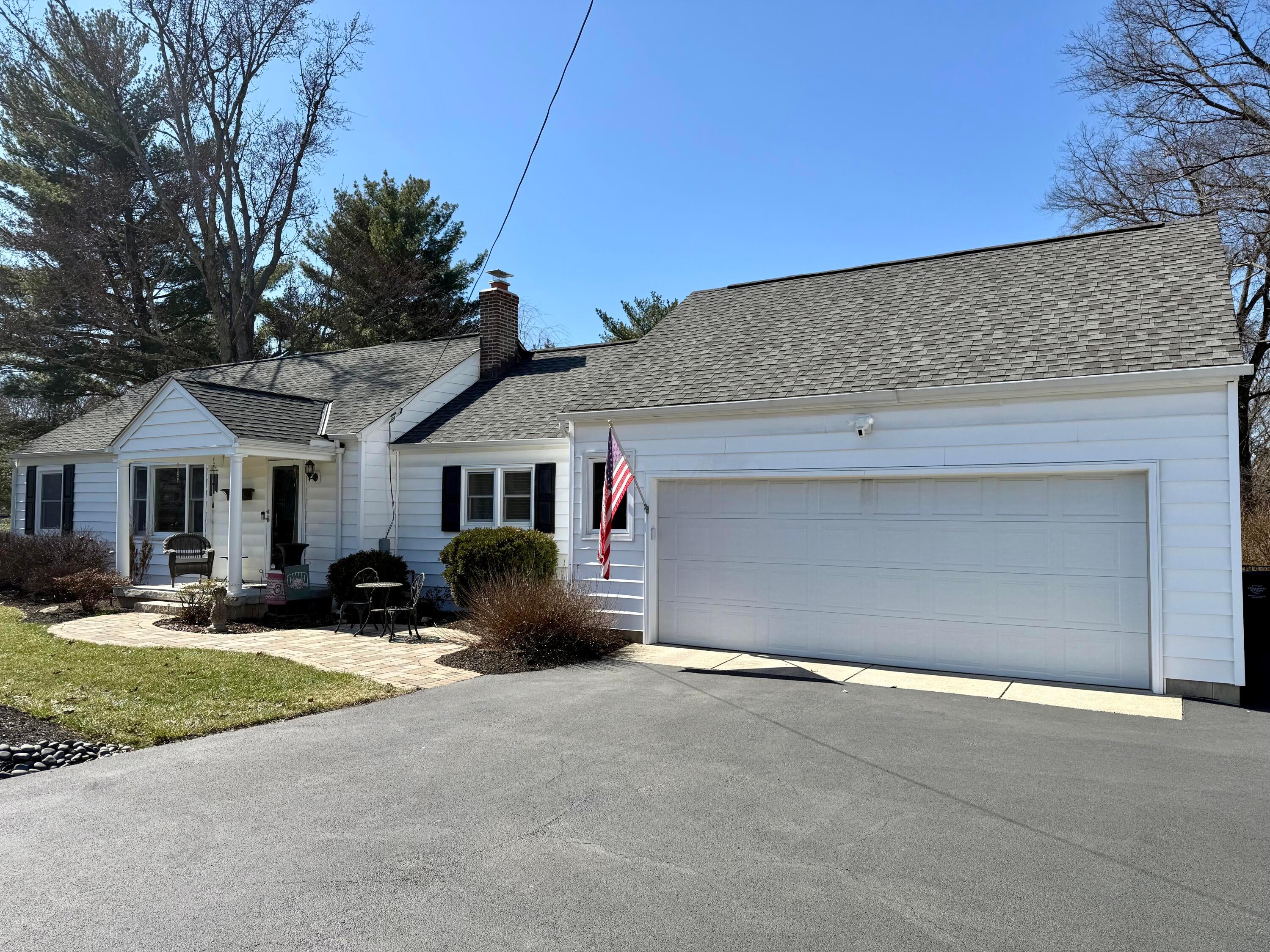 417 N Hamilton Road Property Photo 1