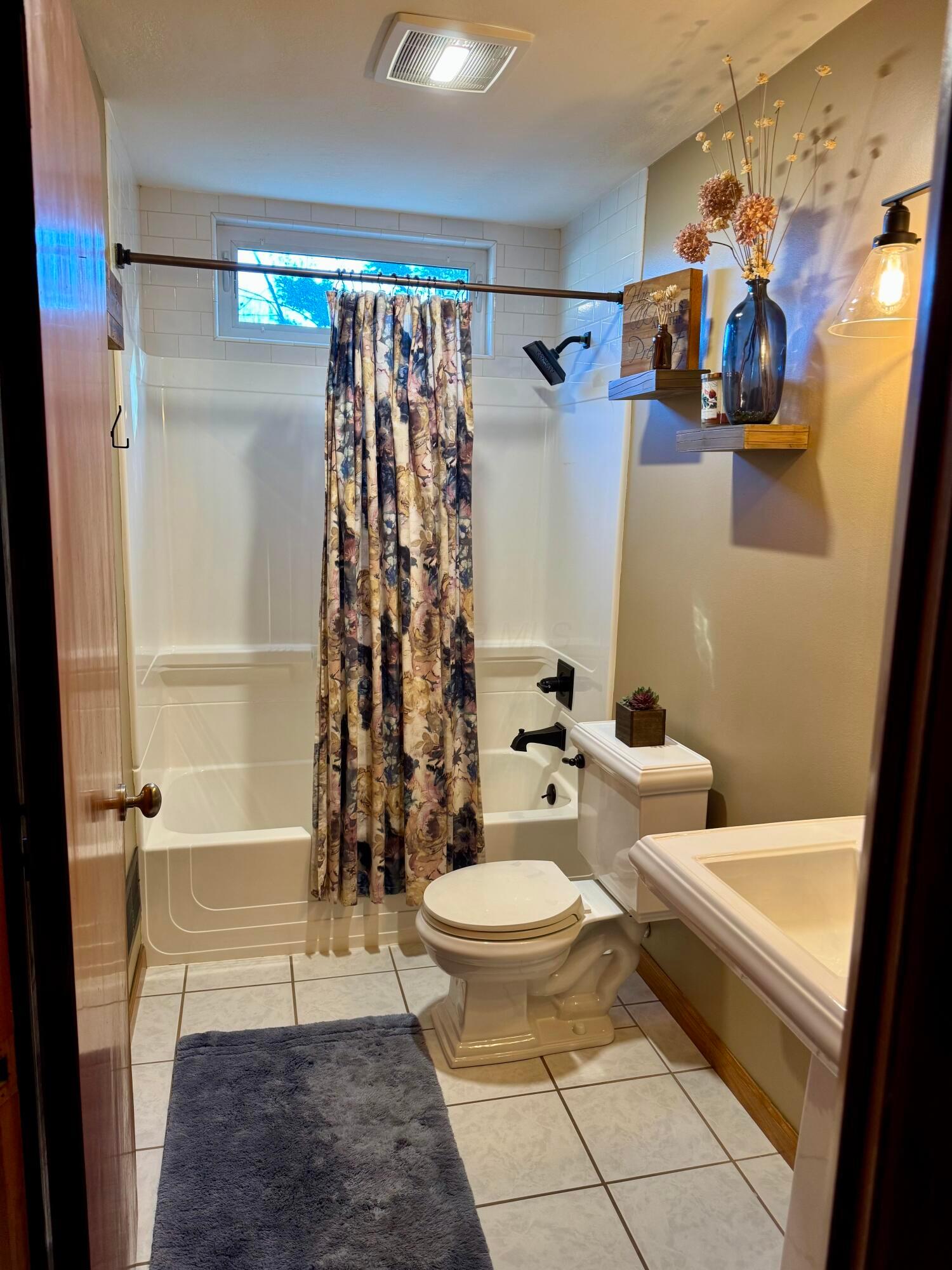 417 N Hamilton Road Property Photo 17