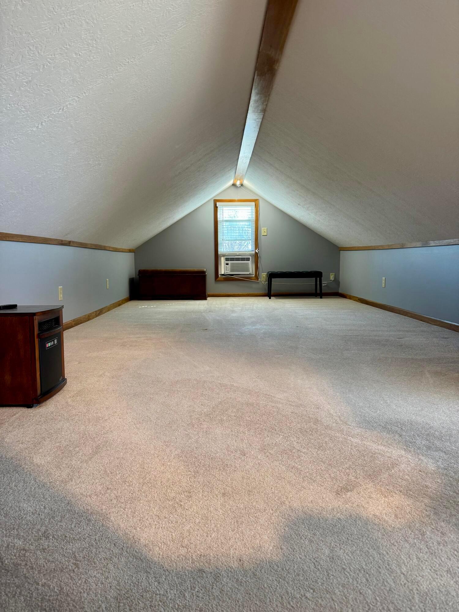 417 N Hamilton Road Property Photo 26