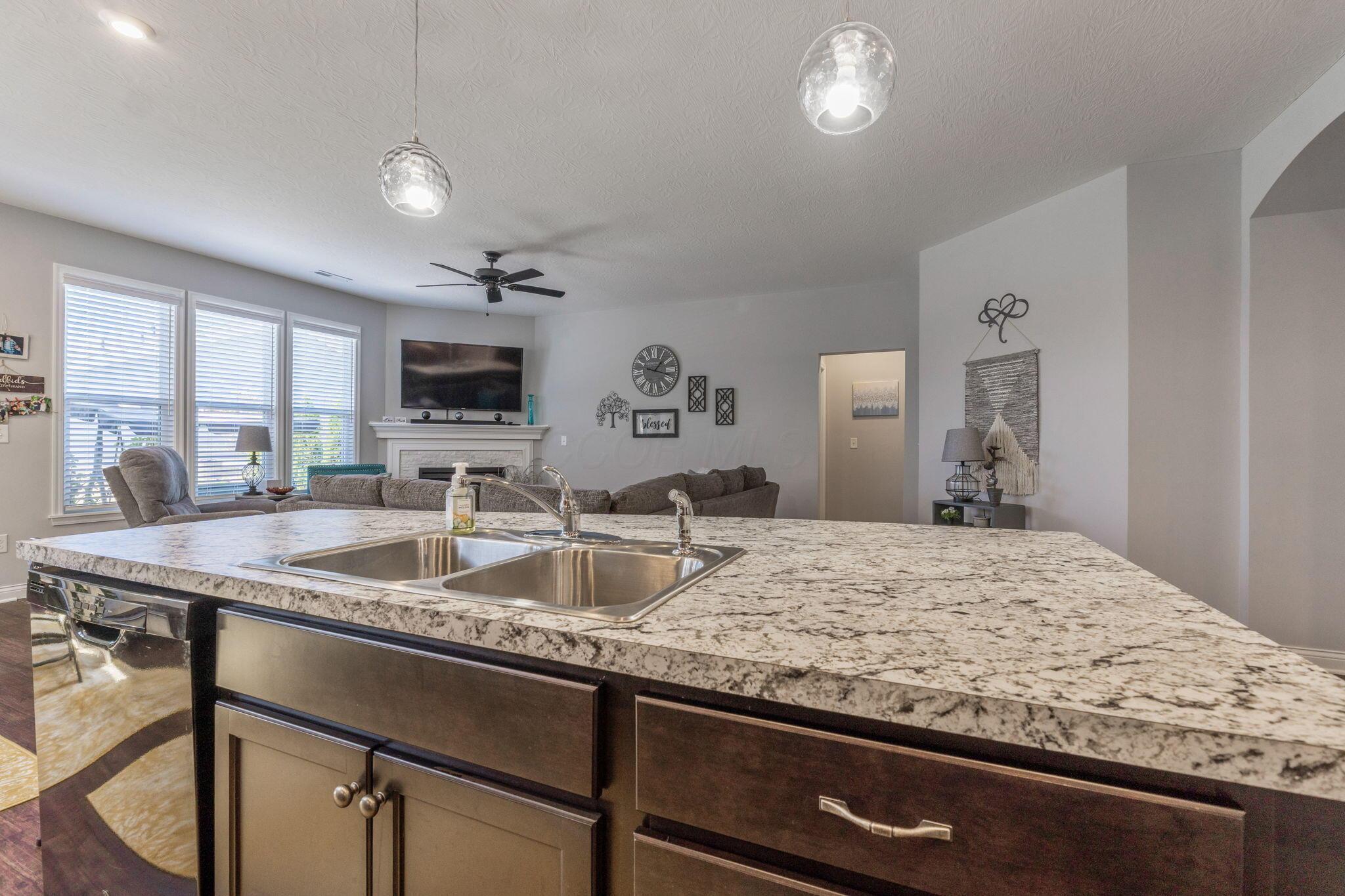 6132 Windcliff Drive E Property Photo 11