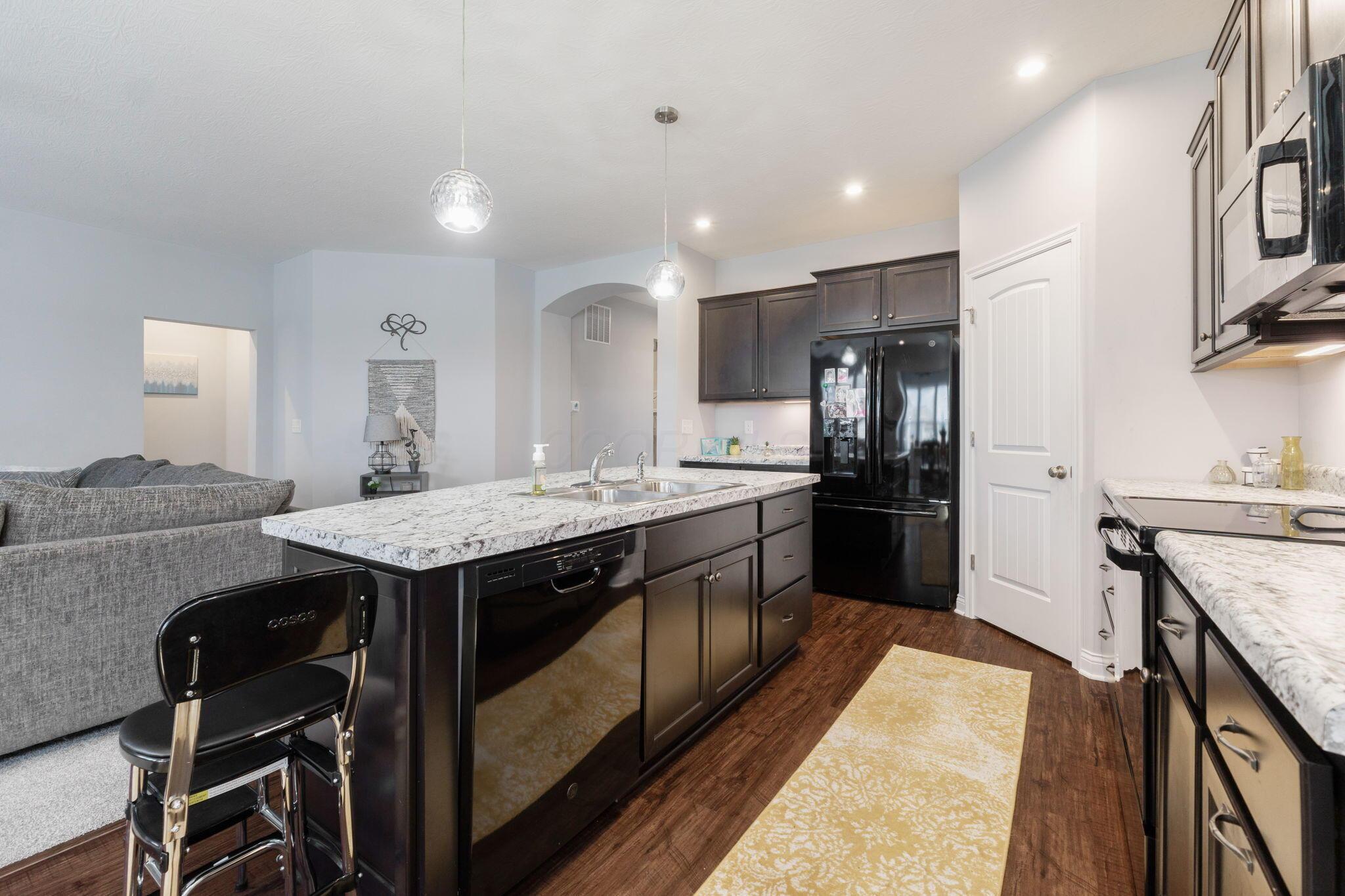 6132 Windcliff Drive E Property Photo 12
