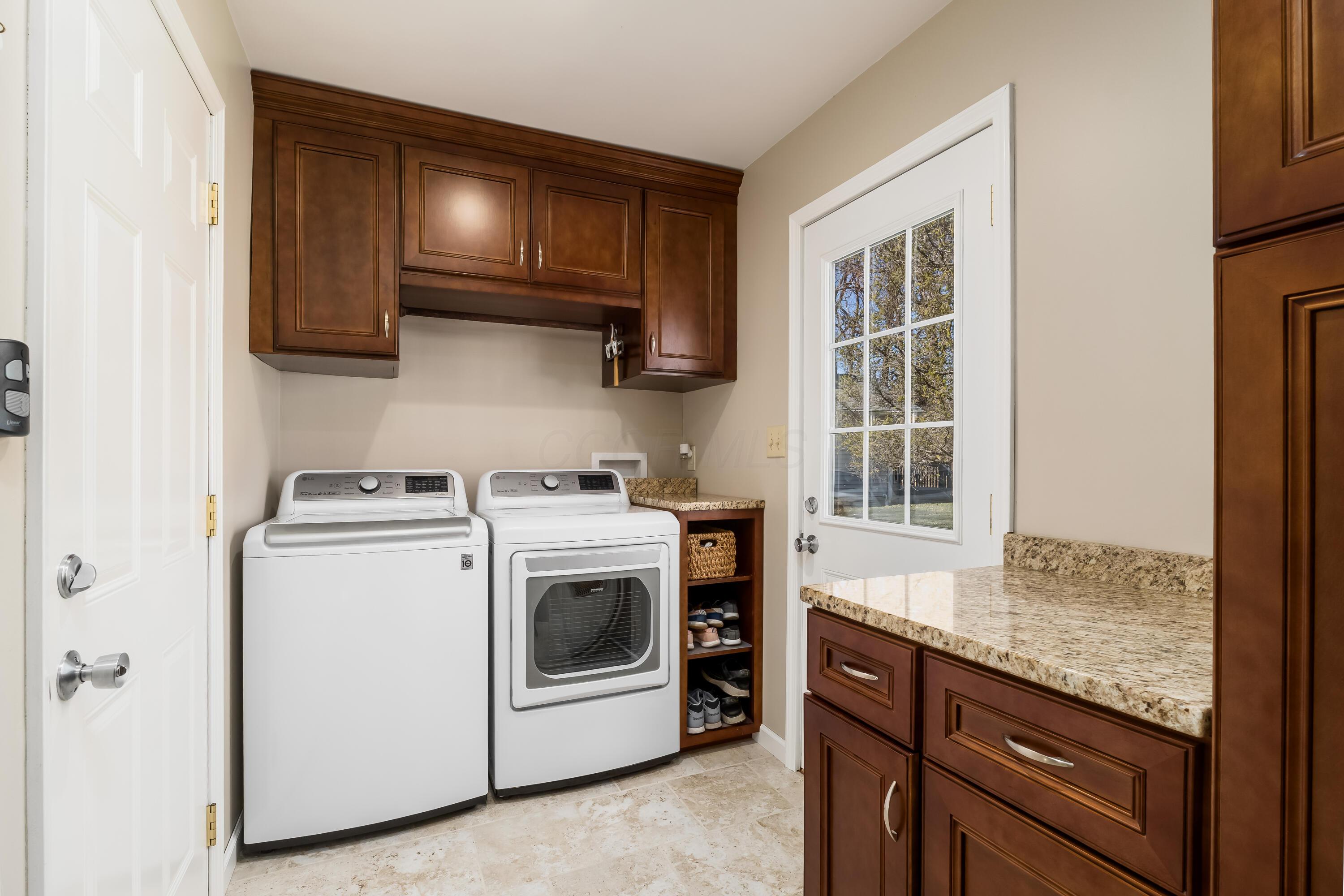 698 Whirlaway Court Property Photo 15